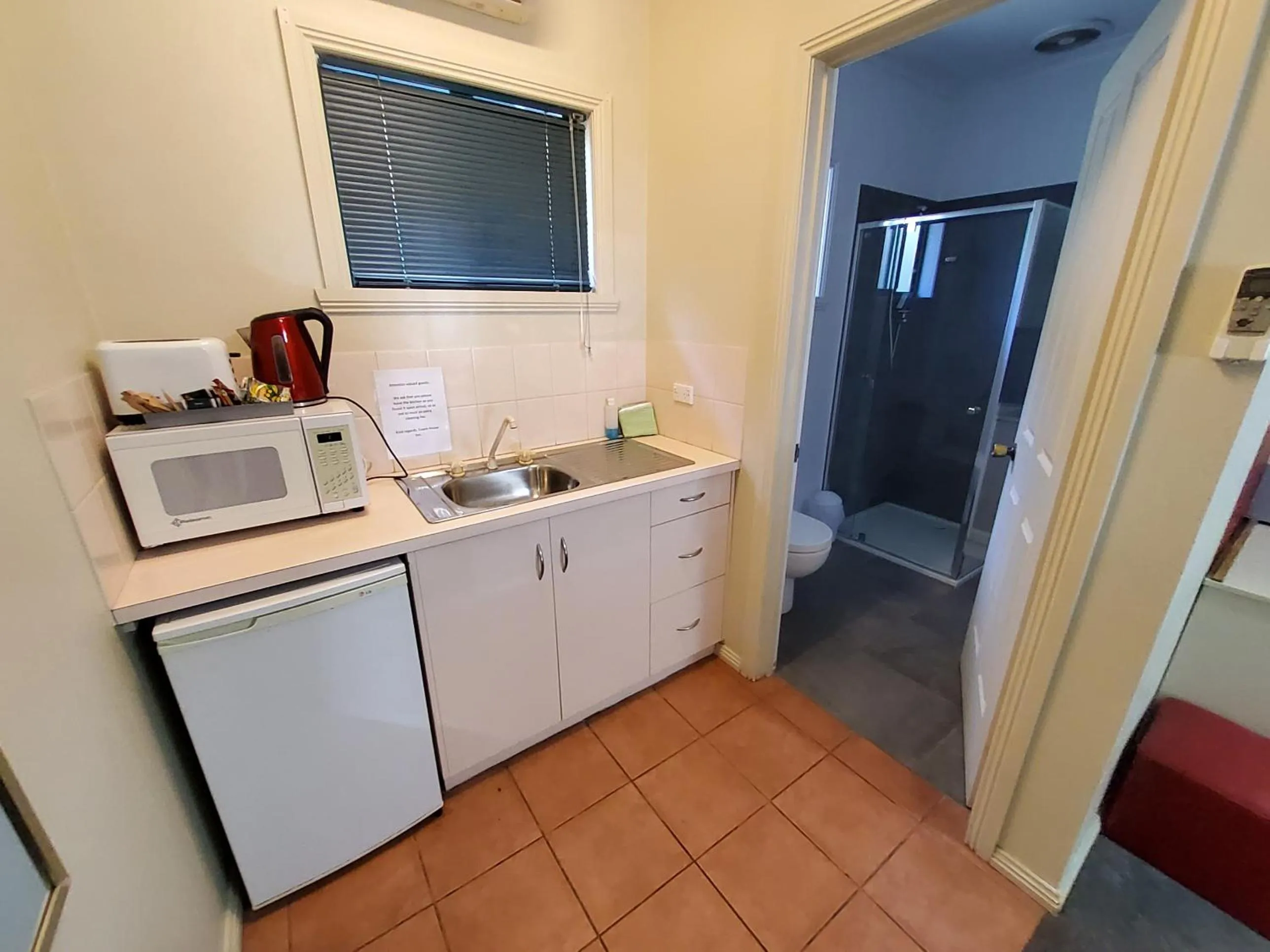 Kitchen or kitchenette in Coach House Inn