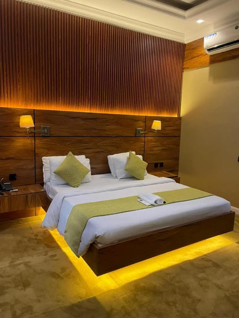 Deluxe Room (2 Adults + 1 Child) - single occupancy in Brava Hotel