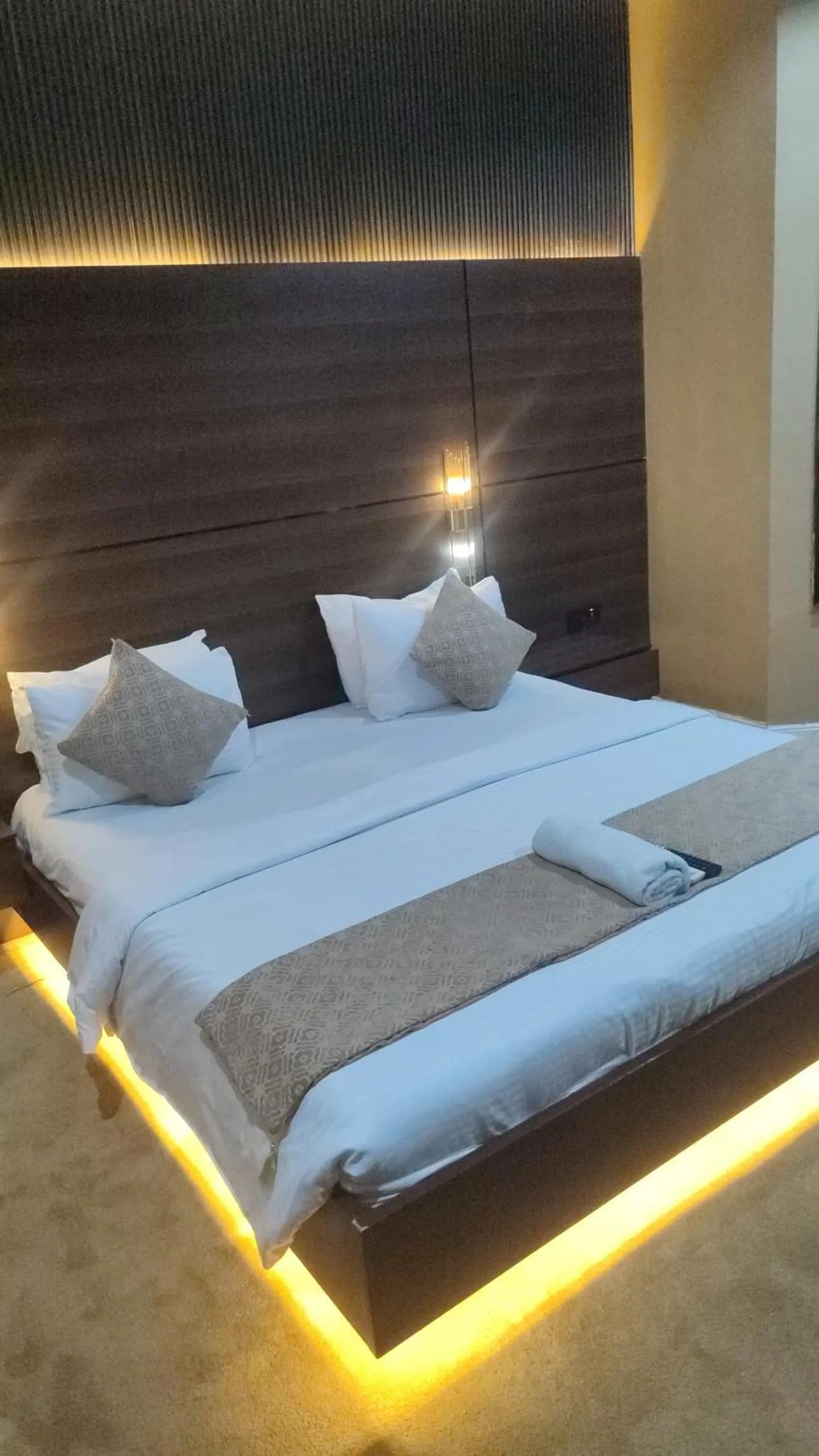 Deluxe Room (2 Adults + 1 Child) - single occupancy in Brava Hotel