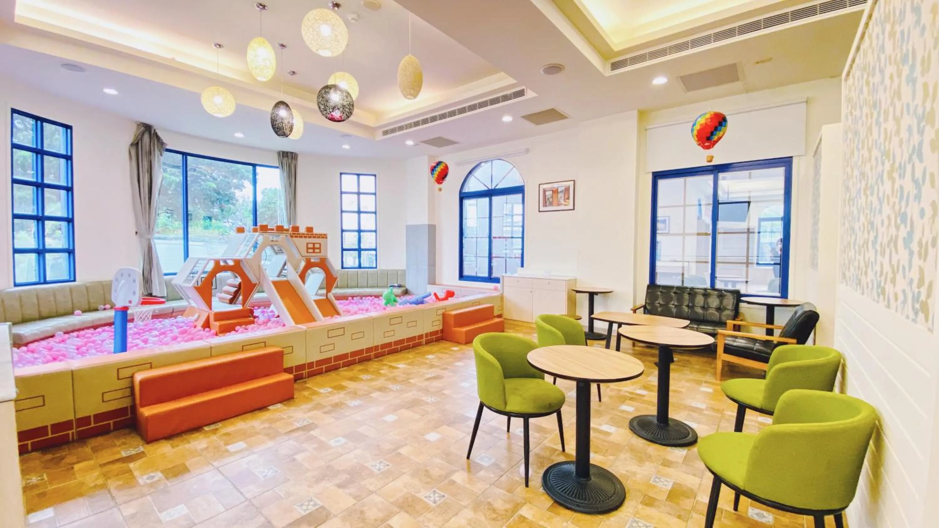 Children play ground, Bed in The Forget Worry Villa