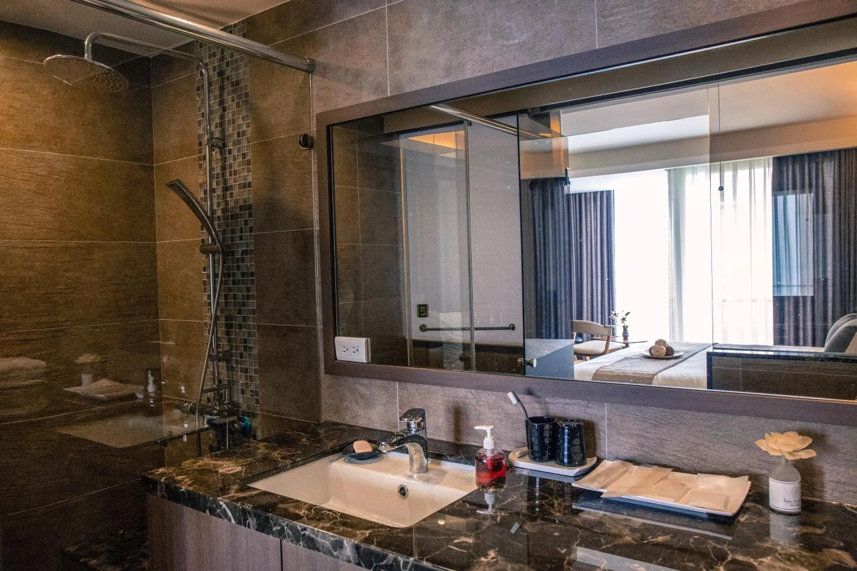 Toilet in Something Easy Inn