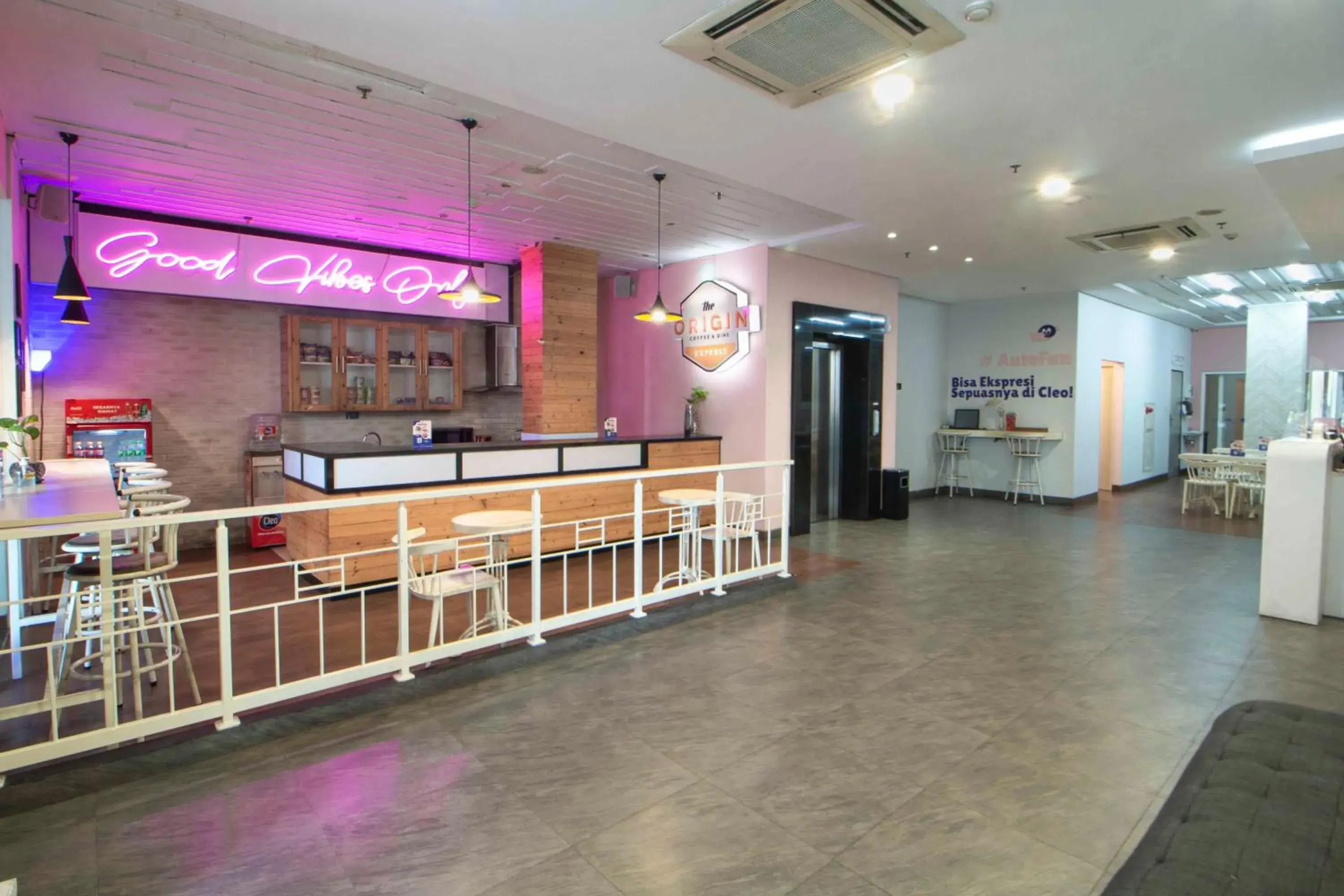 Restaurant/places to eat in Cleo Hotel Tunjungan Restaurant/places to eat in Cleo Hotel Tunjungan