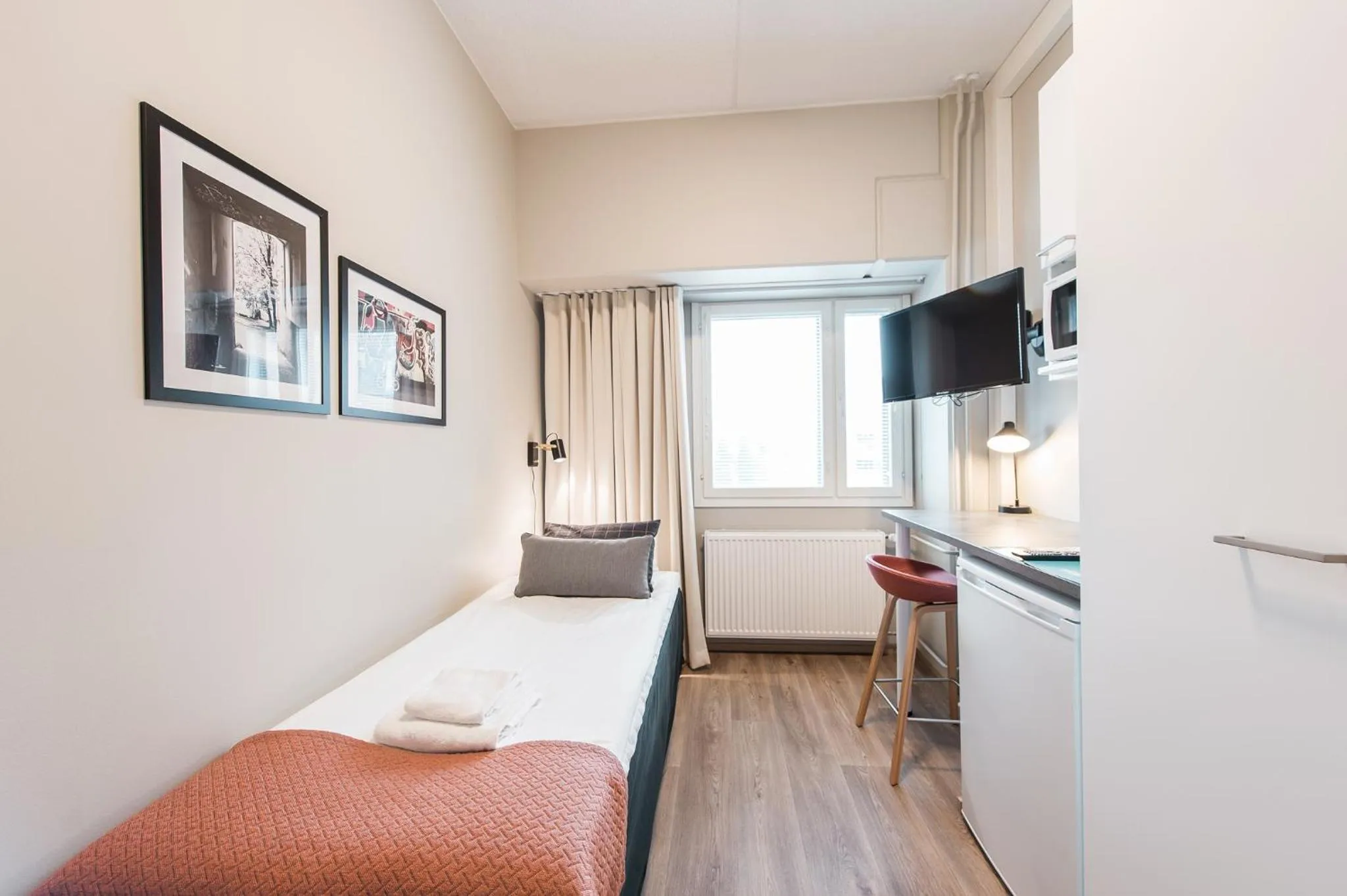 TV and multimedia, Bed in Forenom Aparthotel Espoo Leppävaara