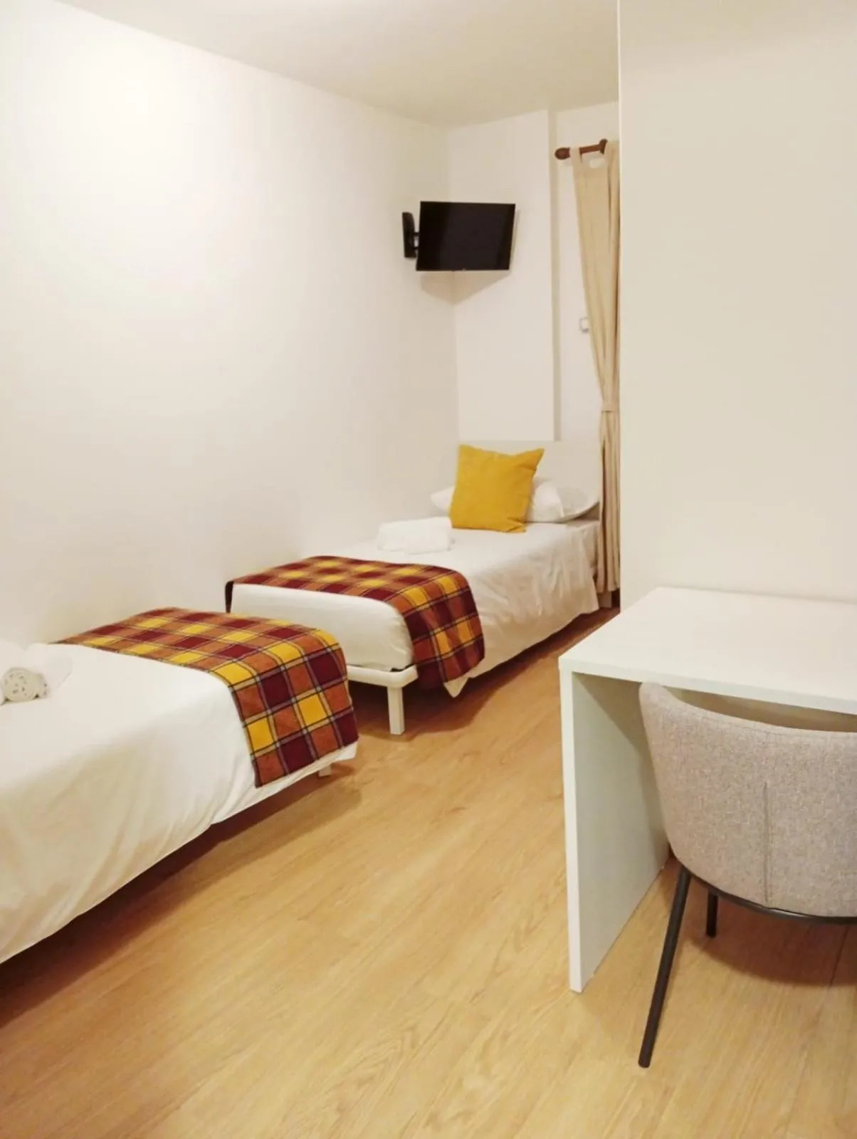 Bedroom, Bed in Hotel Ambassador Bormio