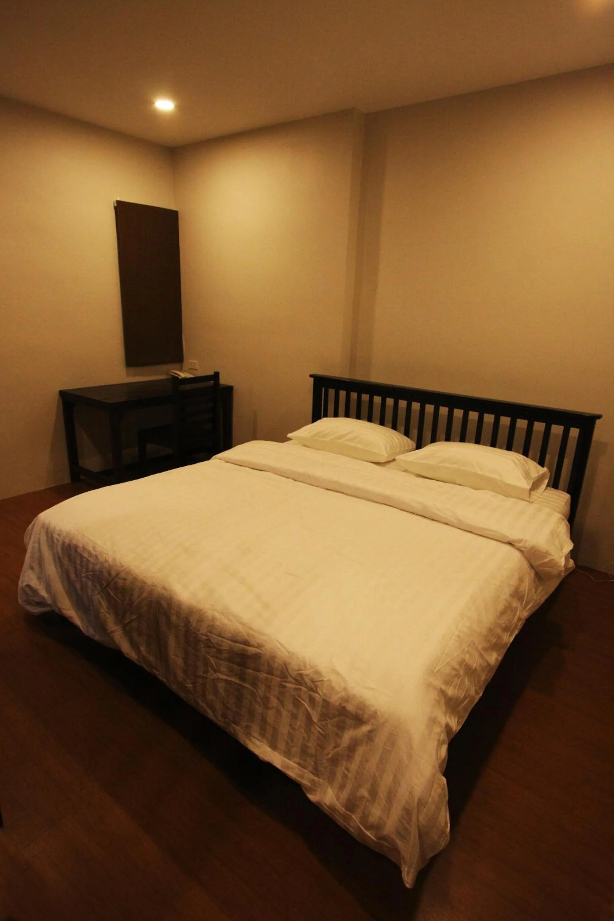 Photo of the whole room, Bed in Rongsang Resort