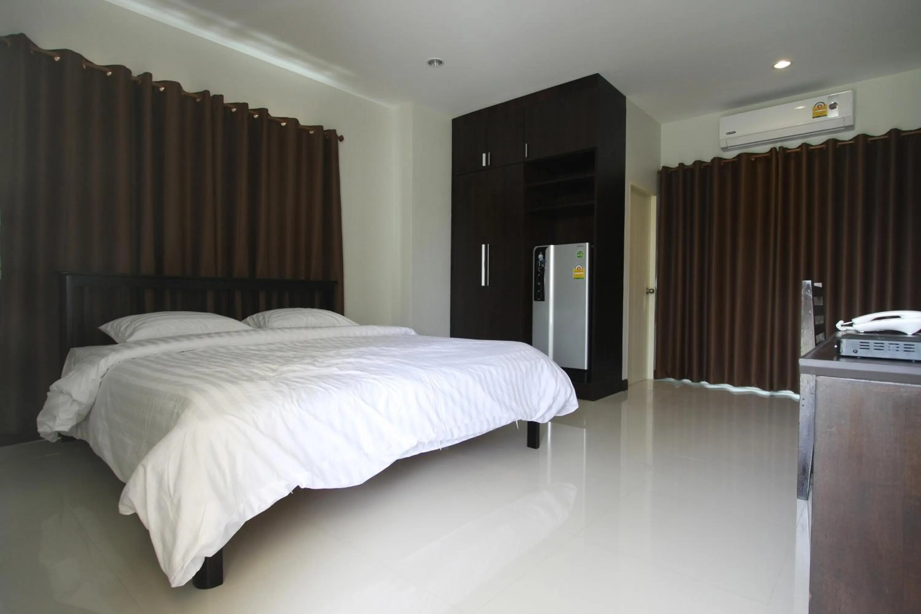 Photo of the whole room, Bed in Rongsang Resort