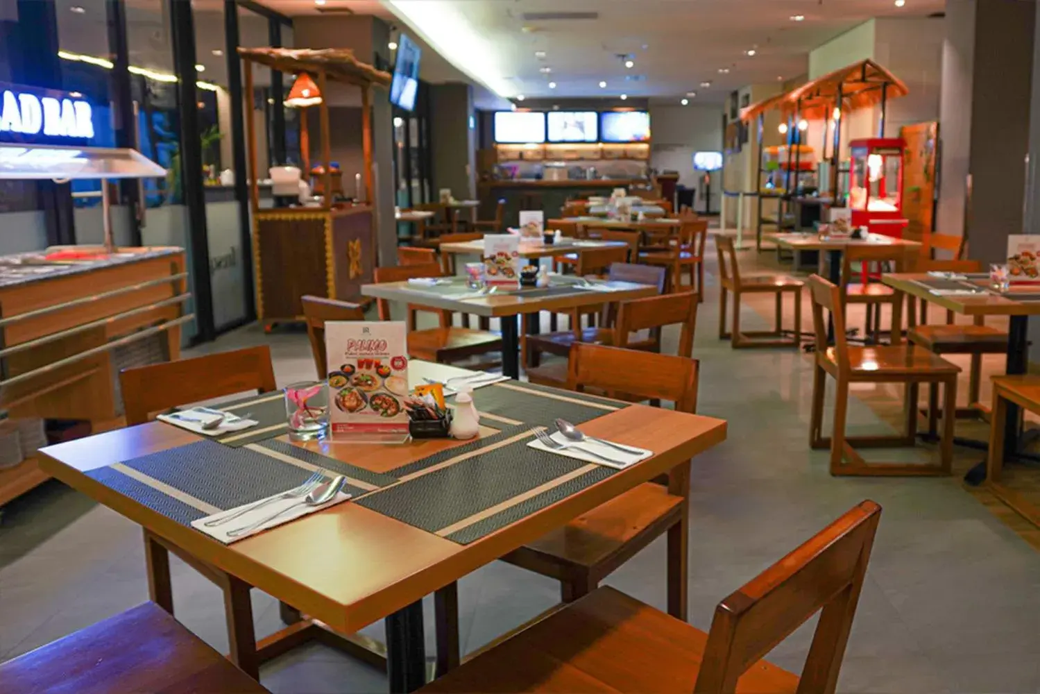 Restaurant/places to eat in BATIQA Hotel Palembang Restaurant/places to eat in BATIQA Hotel Palembang