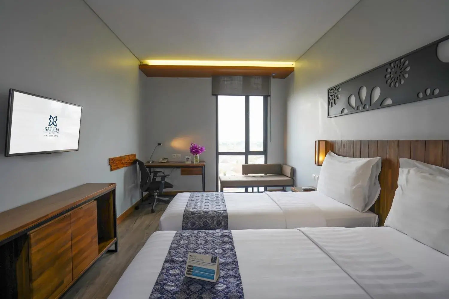 Deluxe Twin Room in BATIQA Hotel Palembang Deluxe Twin Room in BATIQA Hotel Palembang