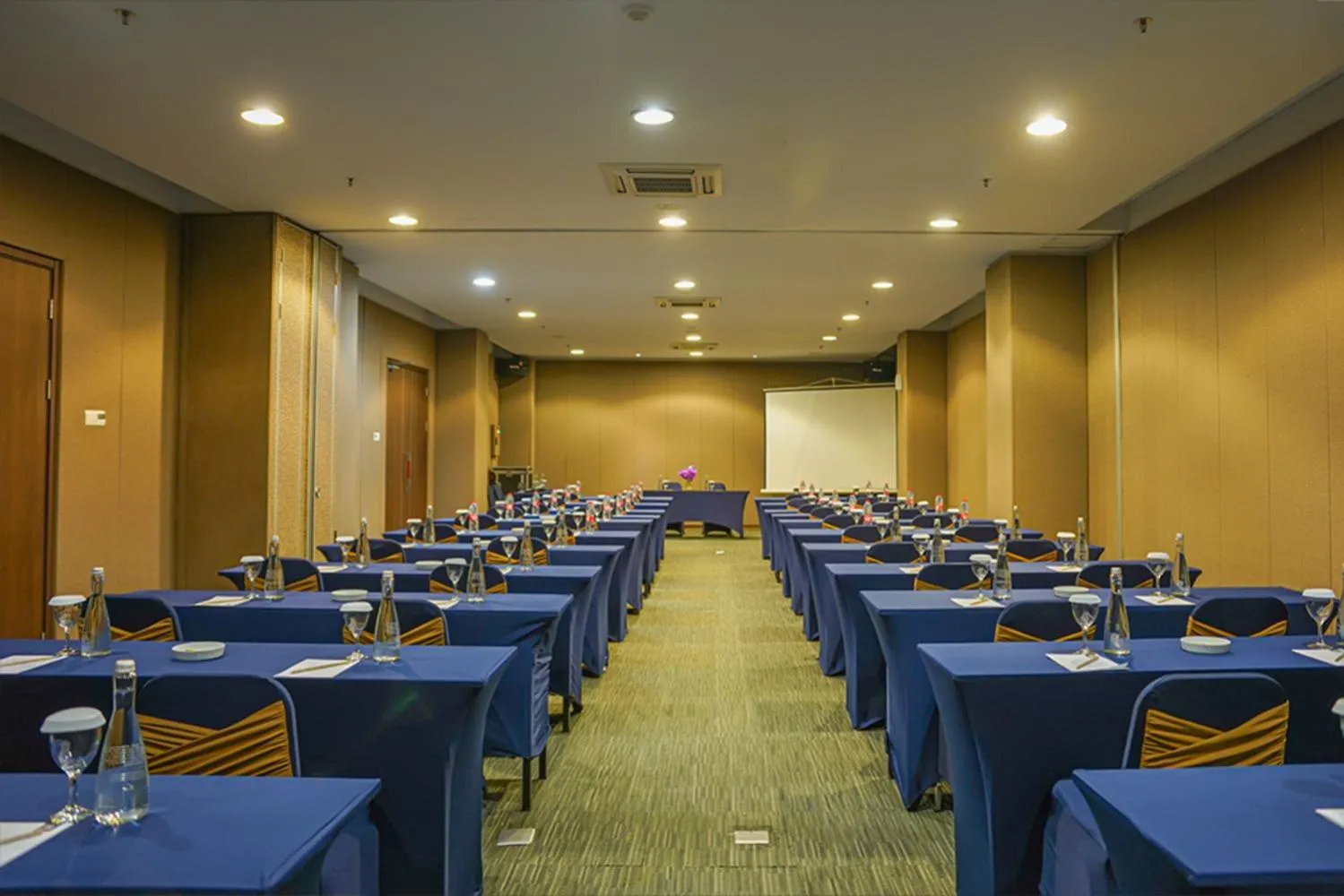 Meeting/conference room in BATIQA Hotel Palembang