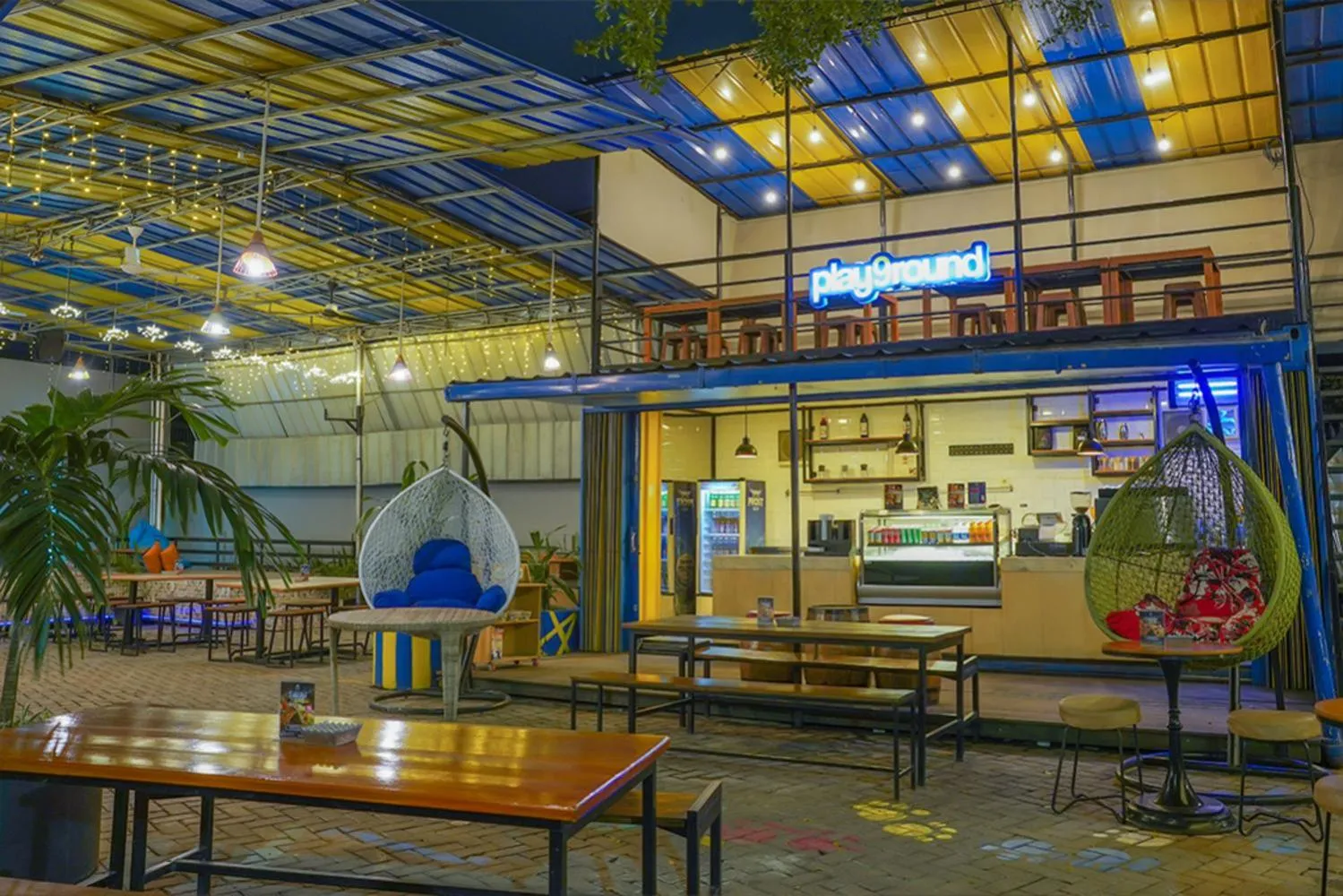 Restaurant/places to eat in BATIQA Hotel Palembang