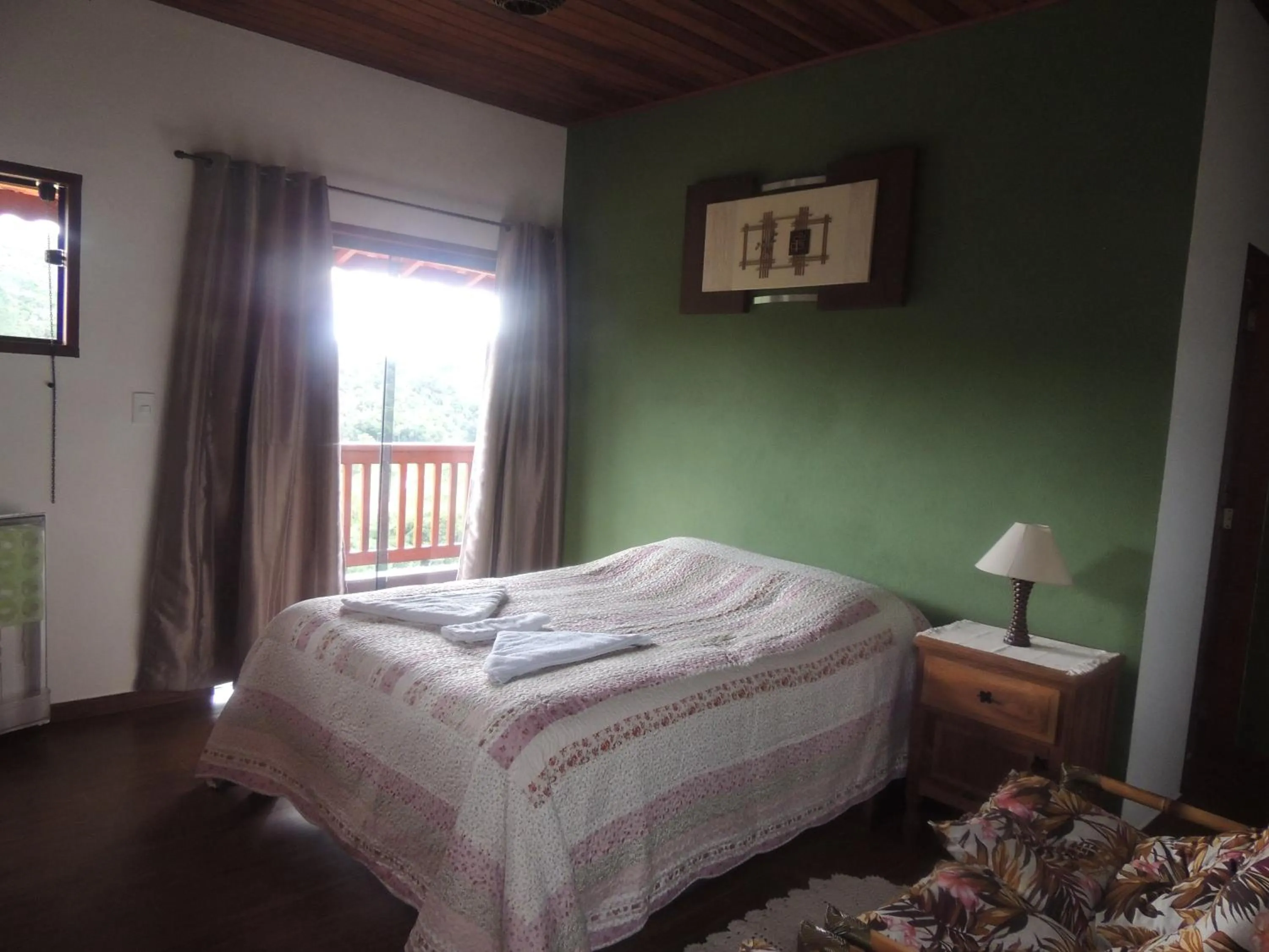 Property building, Bed in Pousada Antigo Caminho Do Ouro