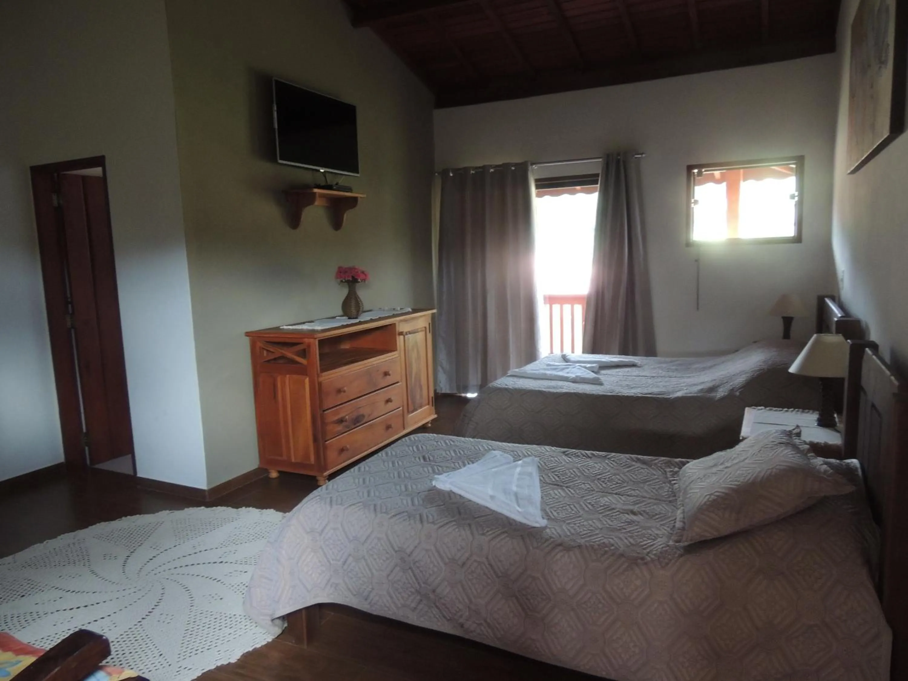 Property building, Bed in Pousada Antigo Caminho Do Ouro