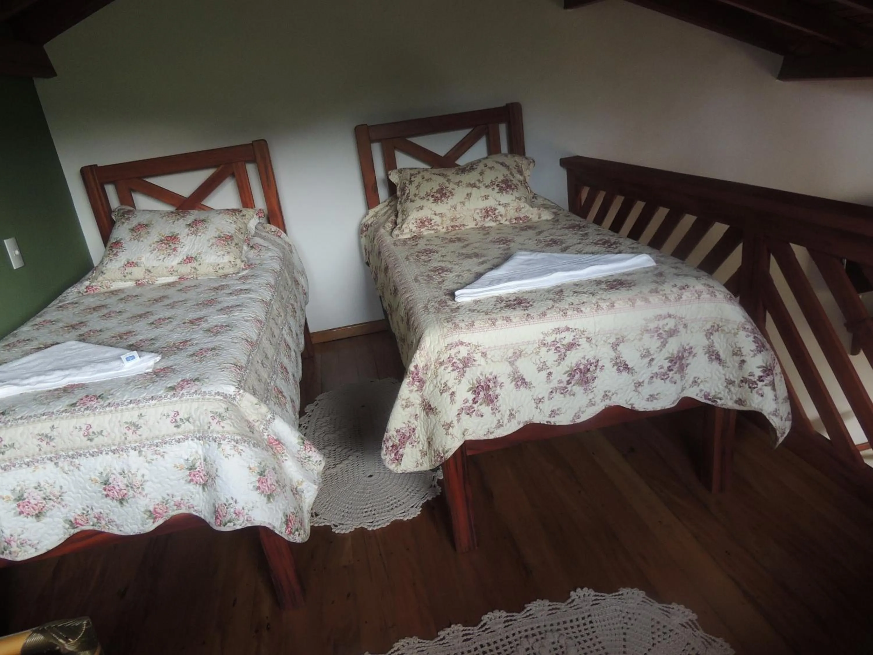 Property building, Bed in Pousada Antigo Caminho Do Ouro