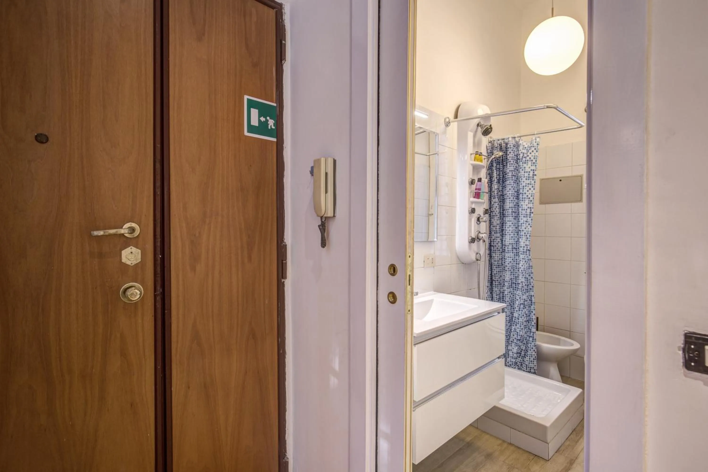 Bathroom in M&L Apartment - Caracalla Holiday