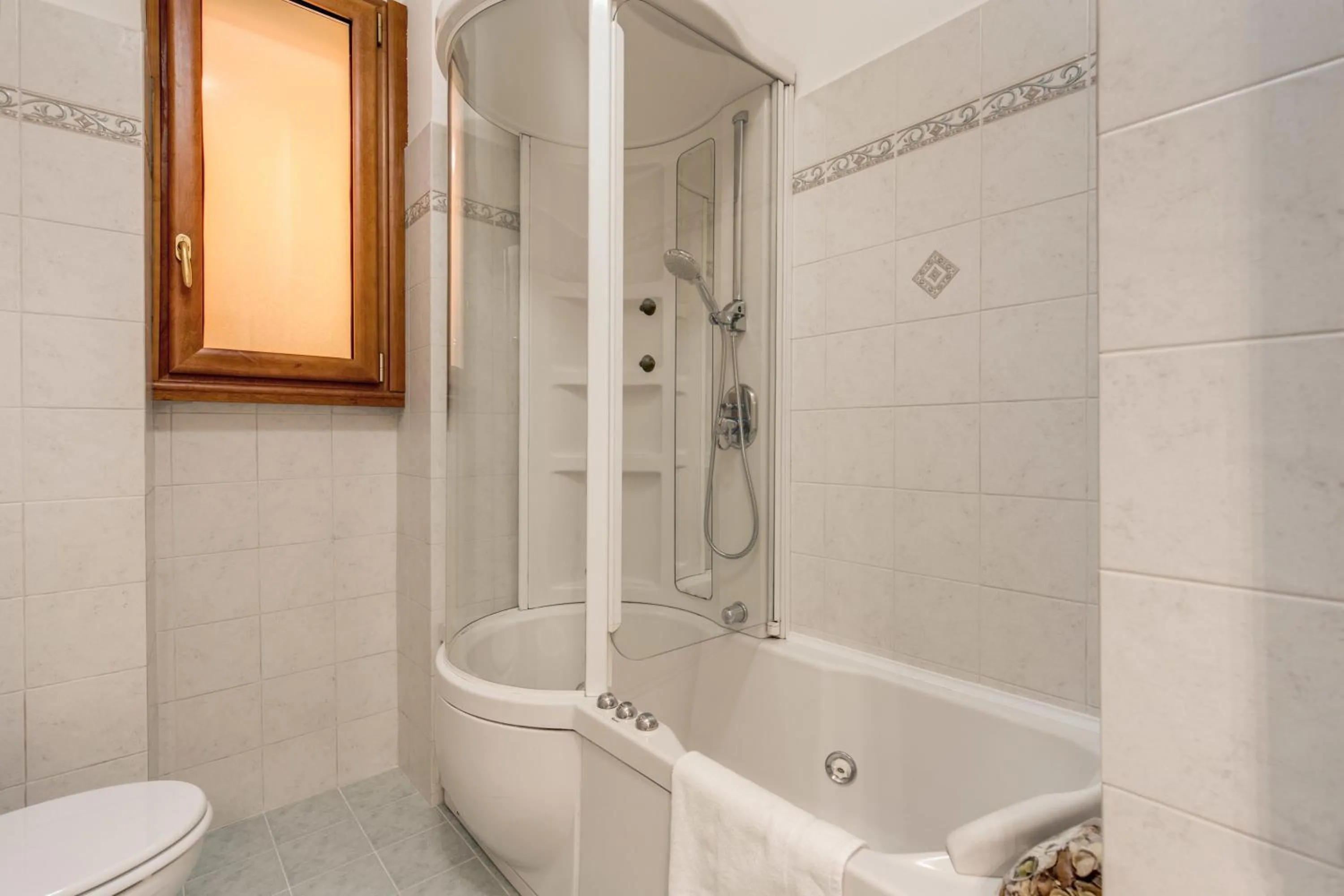 Bathroom in M&L Apartment - Caracalla Holiday