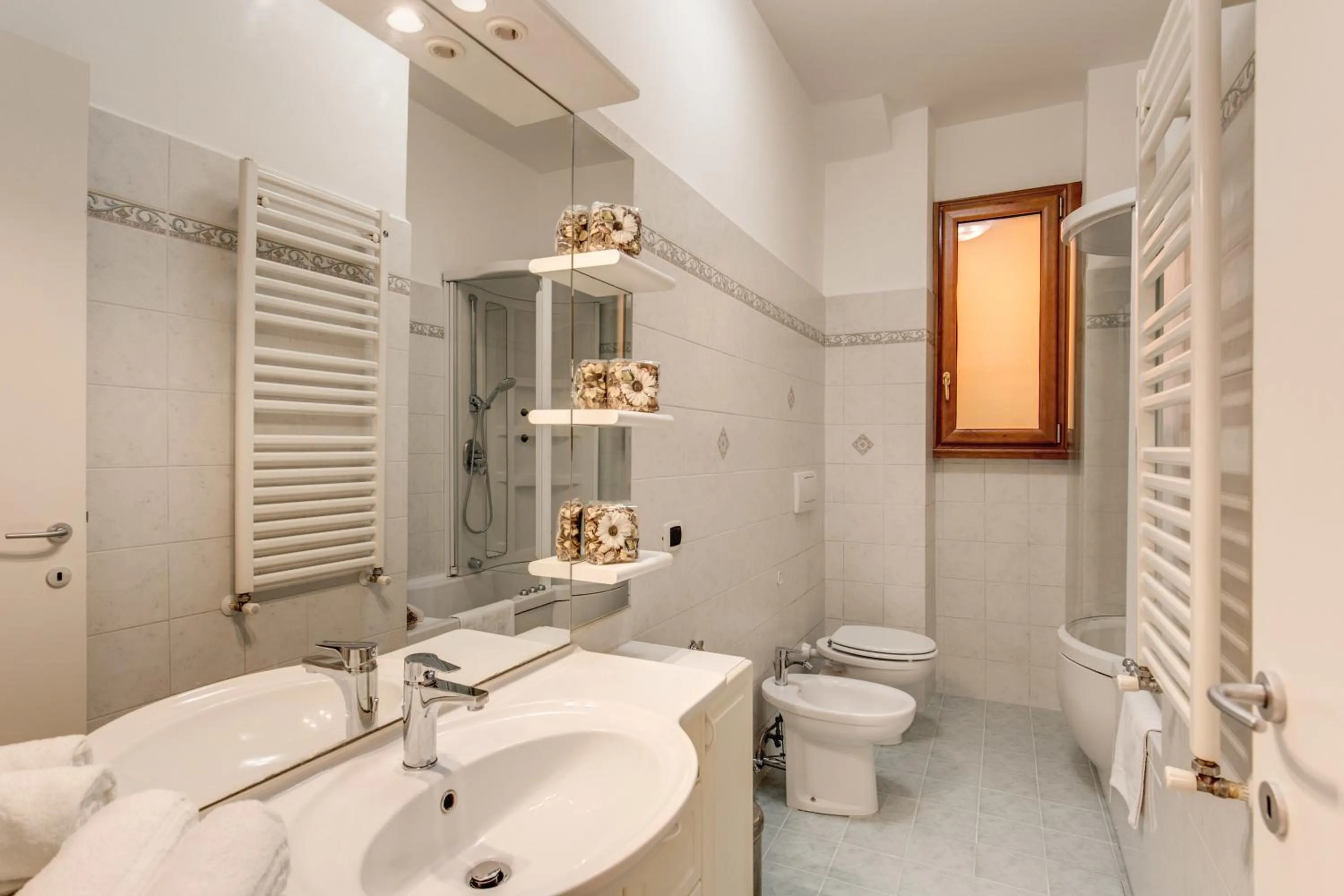 Bathroom in M&L Apartment - Caracalla Holiday