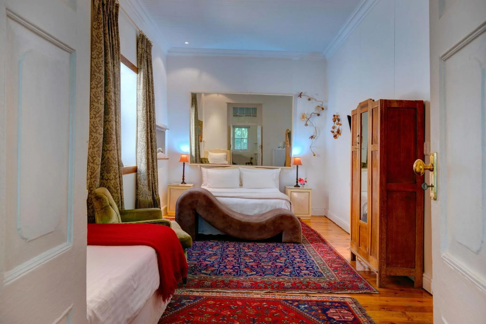 Deluxe Triple Room in 81 on Church Guest House