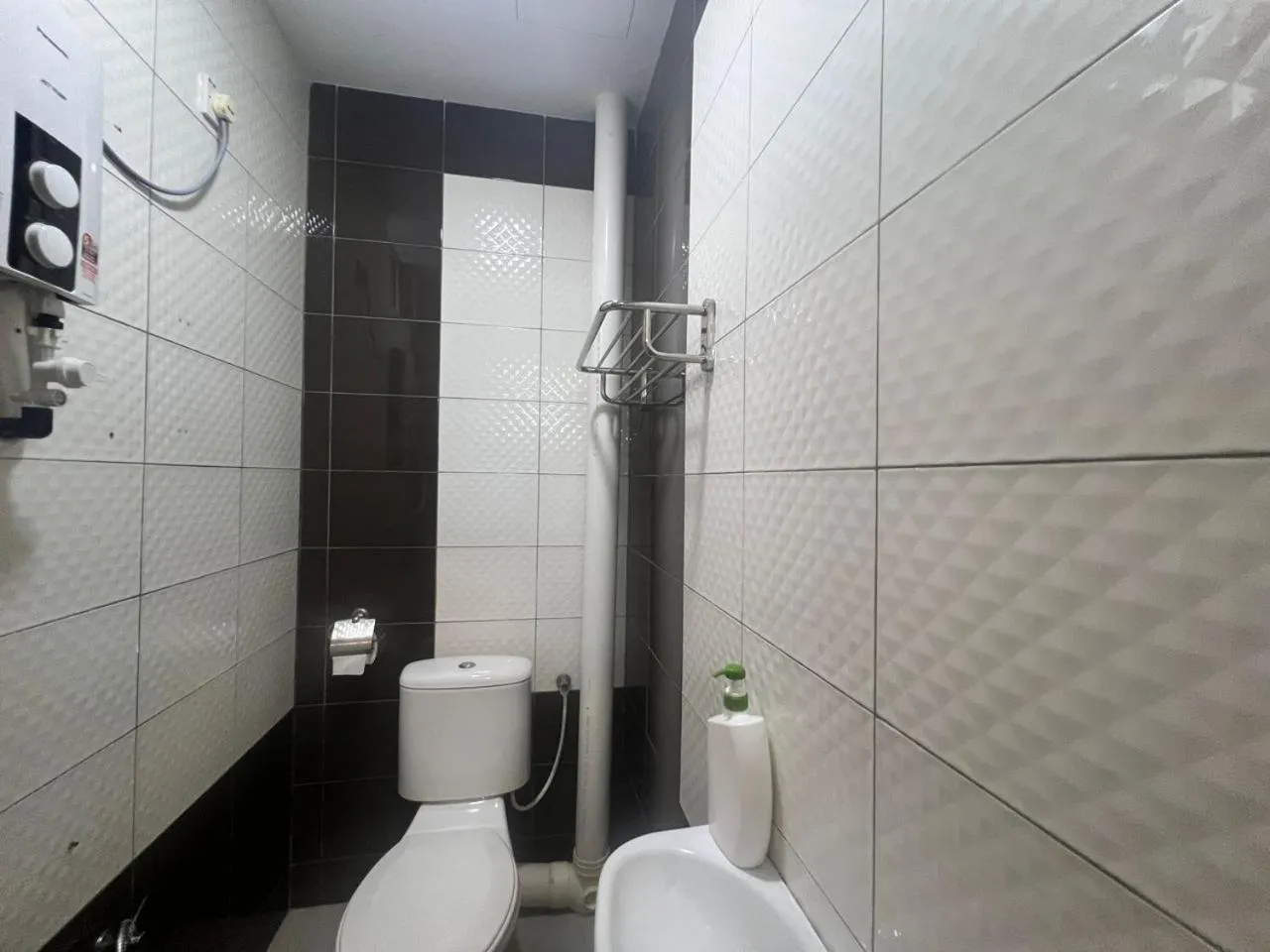 Bathroom in OYO 91259 Hai Thien Motel