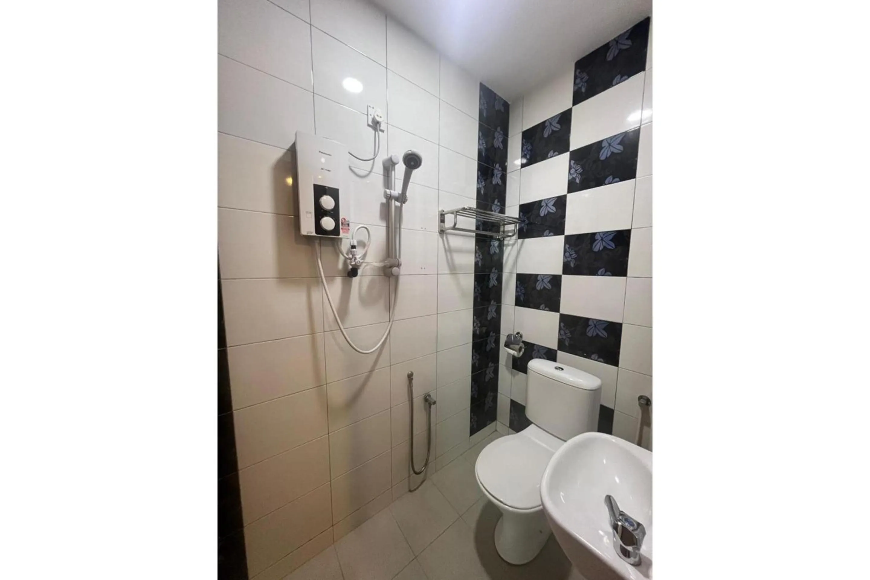 Bathroom in OYO 91259 Hai Thien Motel