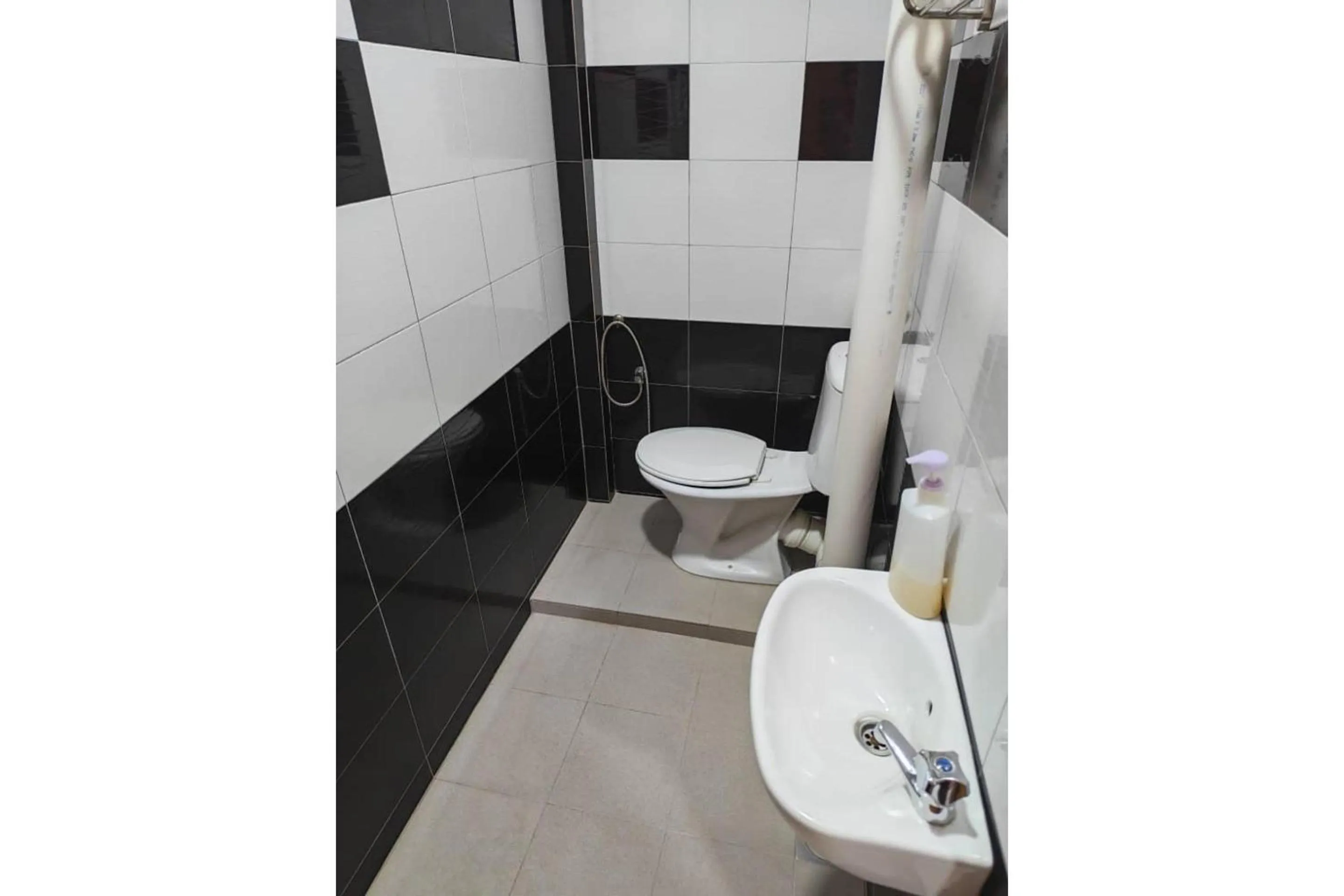 Bathroom in OYO 91259 Hai Thien Motel