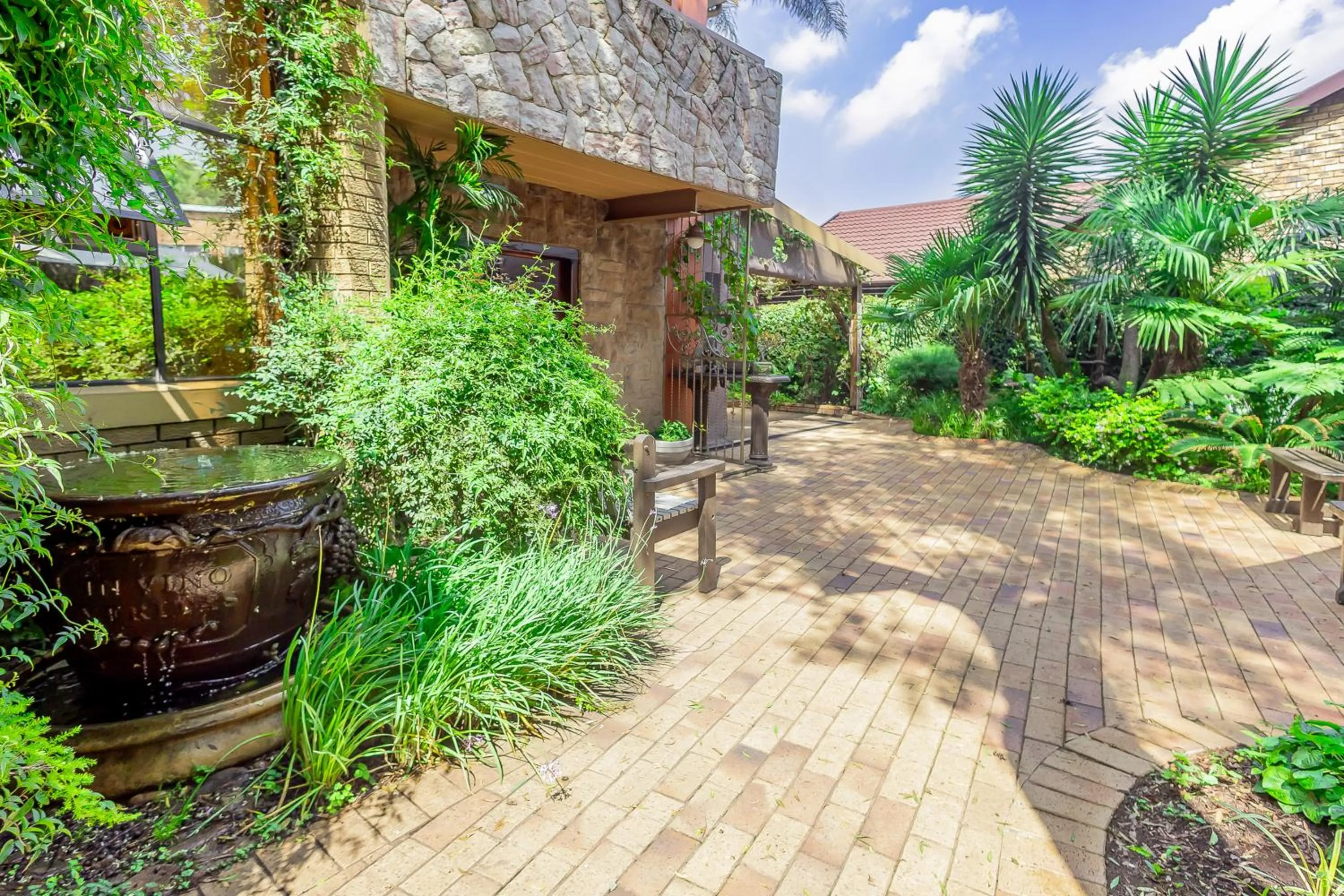 Garden in Sunward Park Guest House & Conference Center