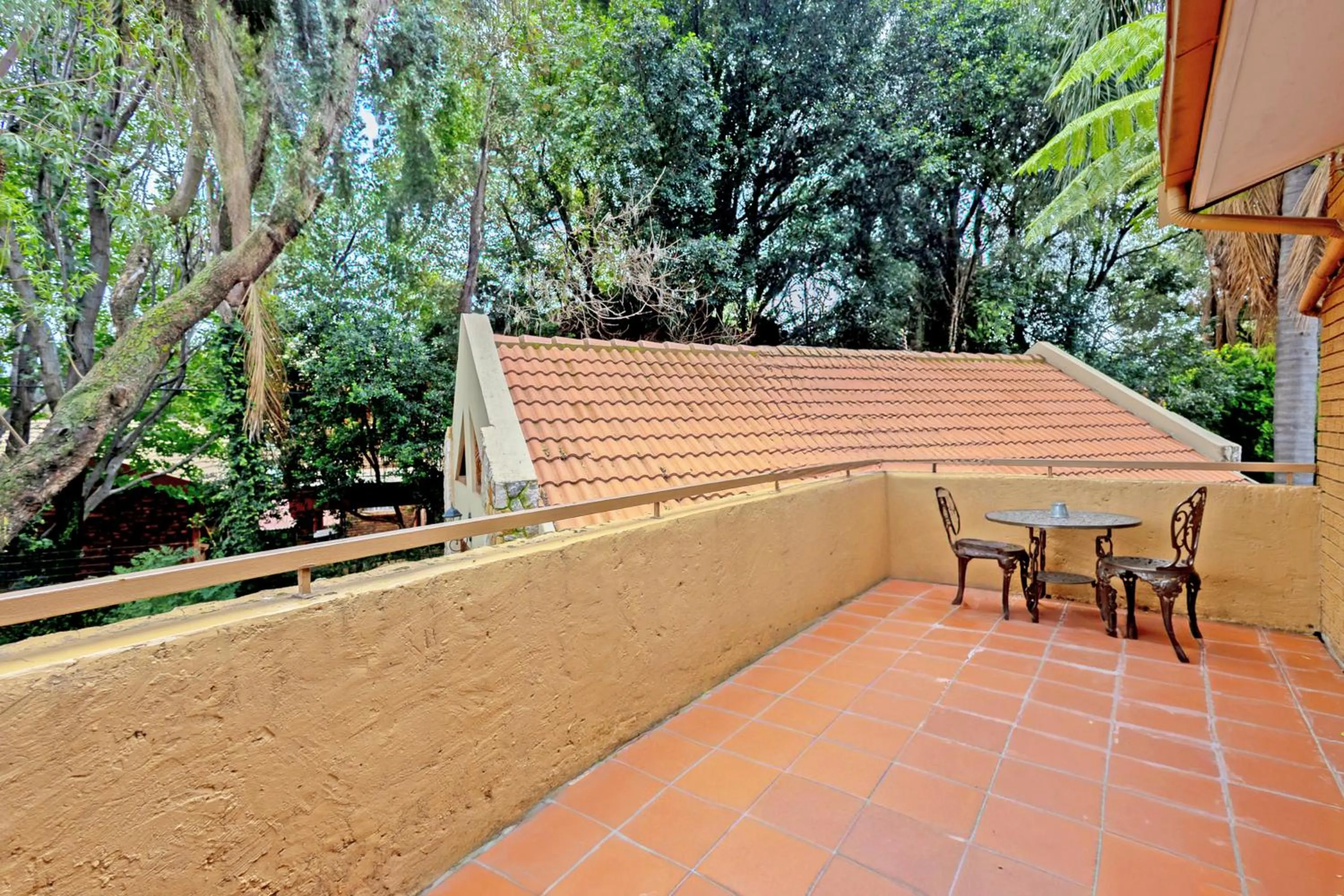 Patio in Sunward Park Guest House & Conference Center