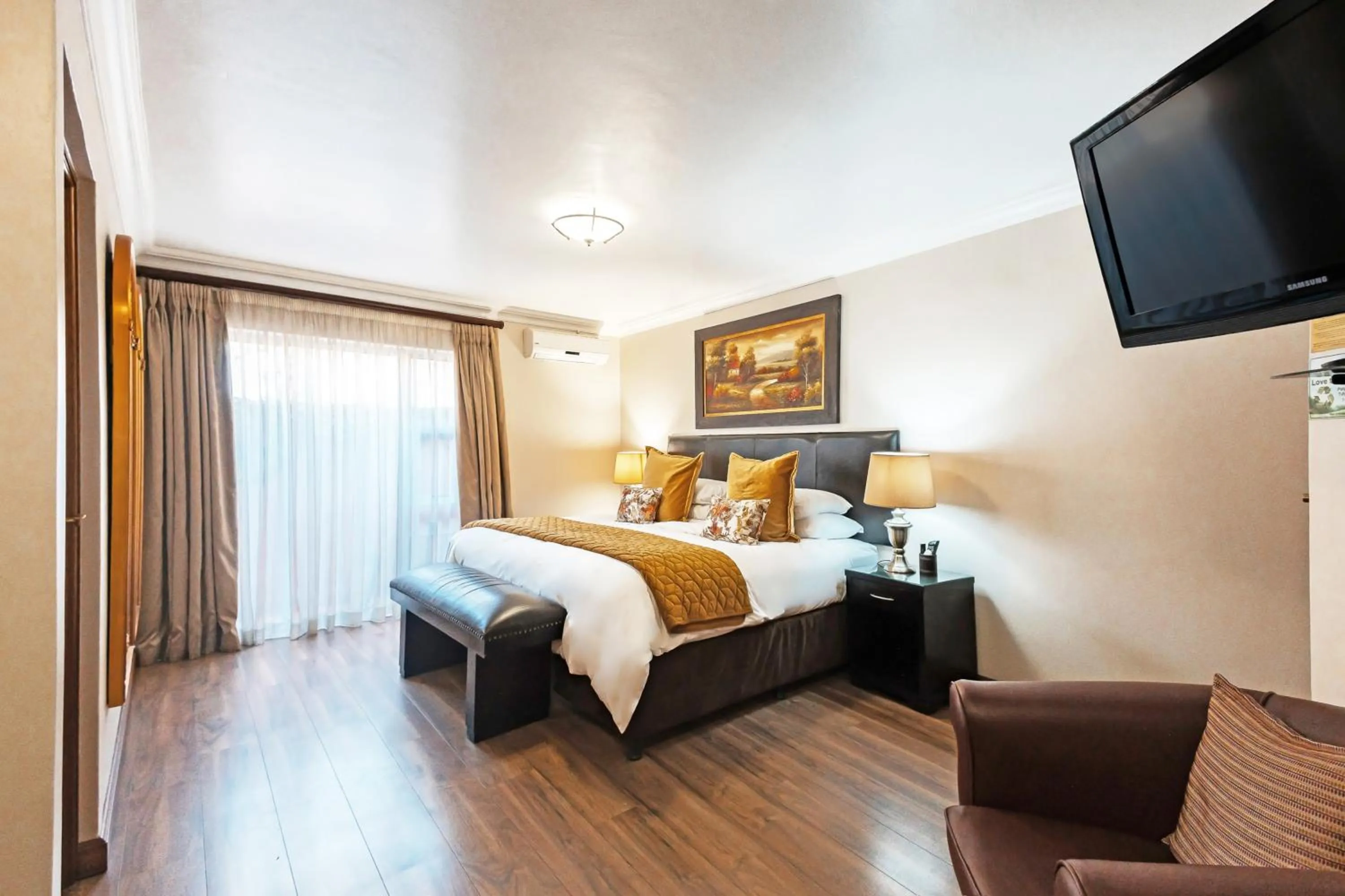 Bed in Sunward Park Guest House & Conference Center