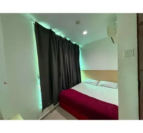 Deluxe Queen Room in OYO 91288 Hotel PARADISE BATU CAVES Deluxe Queen Room in OYO 91288 Hotel PARADISE BATU CAVES