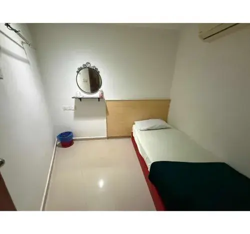 Standard Single Room - single occupancy in OYO 91288 Hotel PARADISE BATU CAVES Standard Single Room - single occupancy in OYO 91288 Hotel PARADISE BATU CAVES