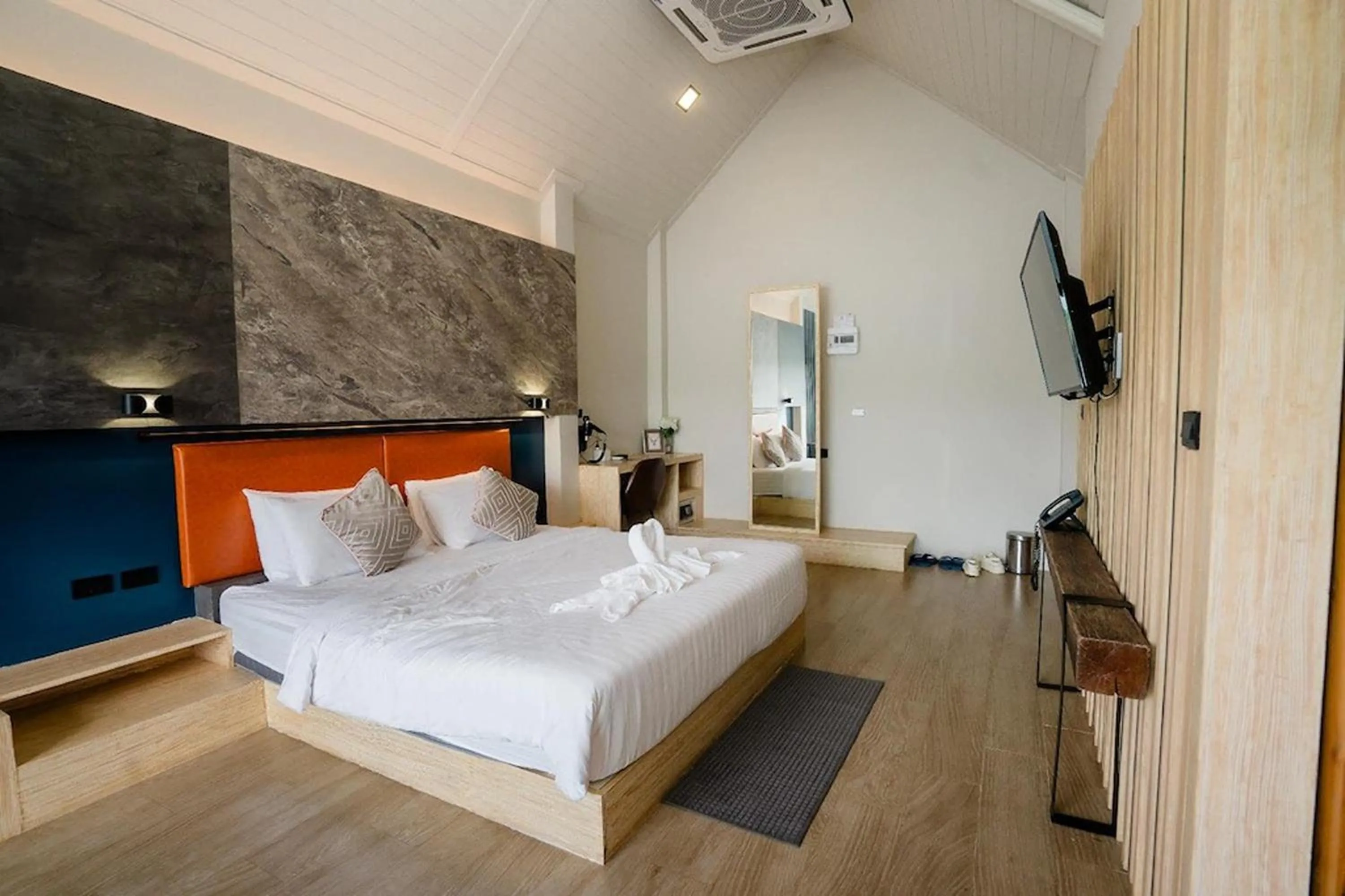 Bed in The Posh Khao Kho