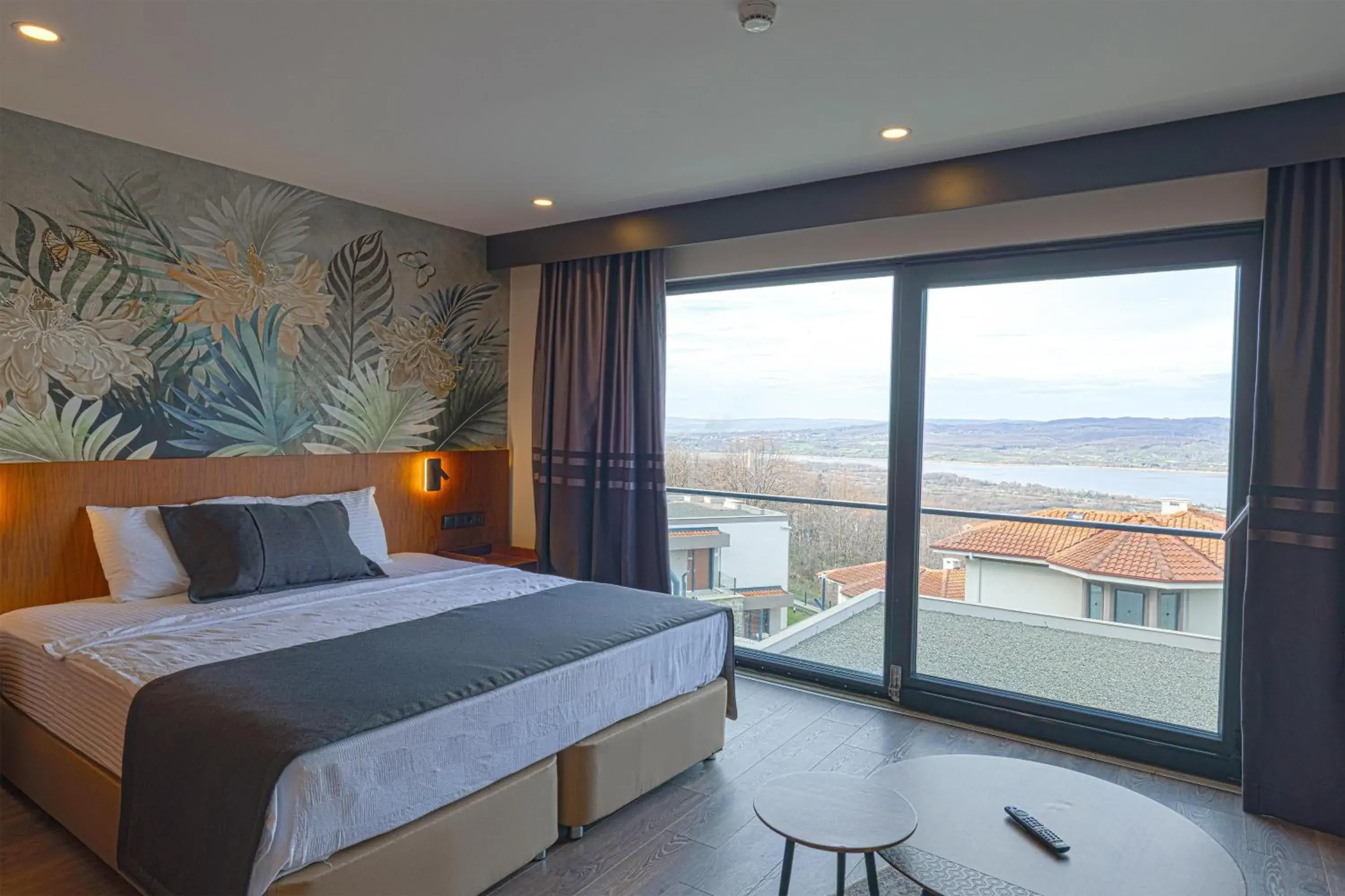 Family Villa with Four King Beds, One Single Bed and Spa Bath - Terrace/Non-Smoking in Best Western Plus Sapanca Family Villa with Four King Beds, One Single Bed and Spa Bath - Terrace/Non-Smoking in Best Western Plus Sapanca
