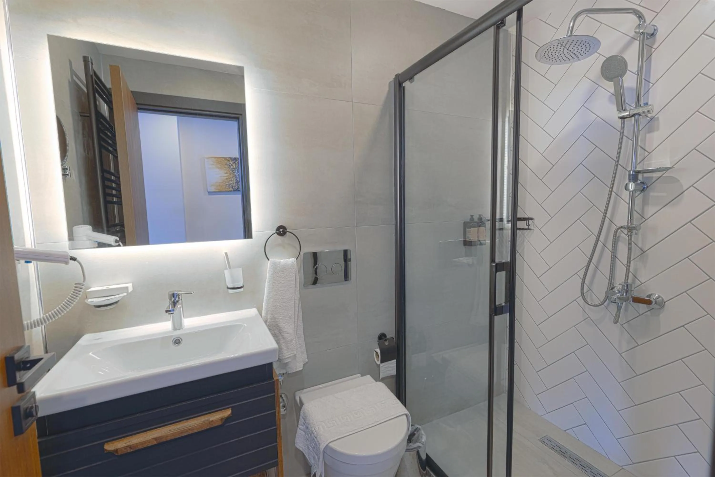 Deluxe King Room with Lake View - Non-Smoking in Best Western Plus Sapanca