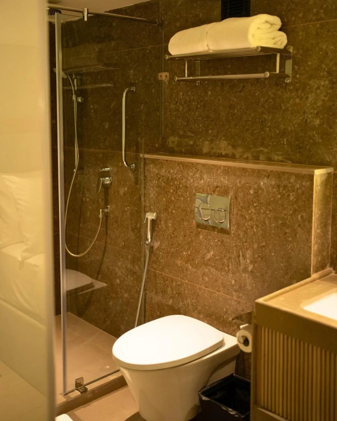 Shower in Hilton Garden Inn Bengaluru Whitefield