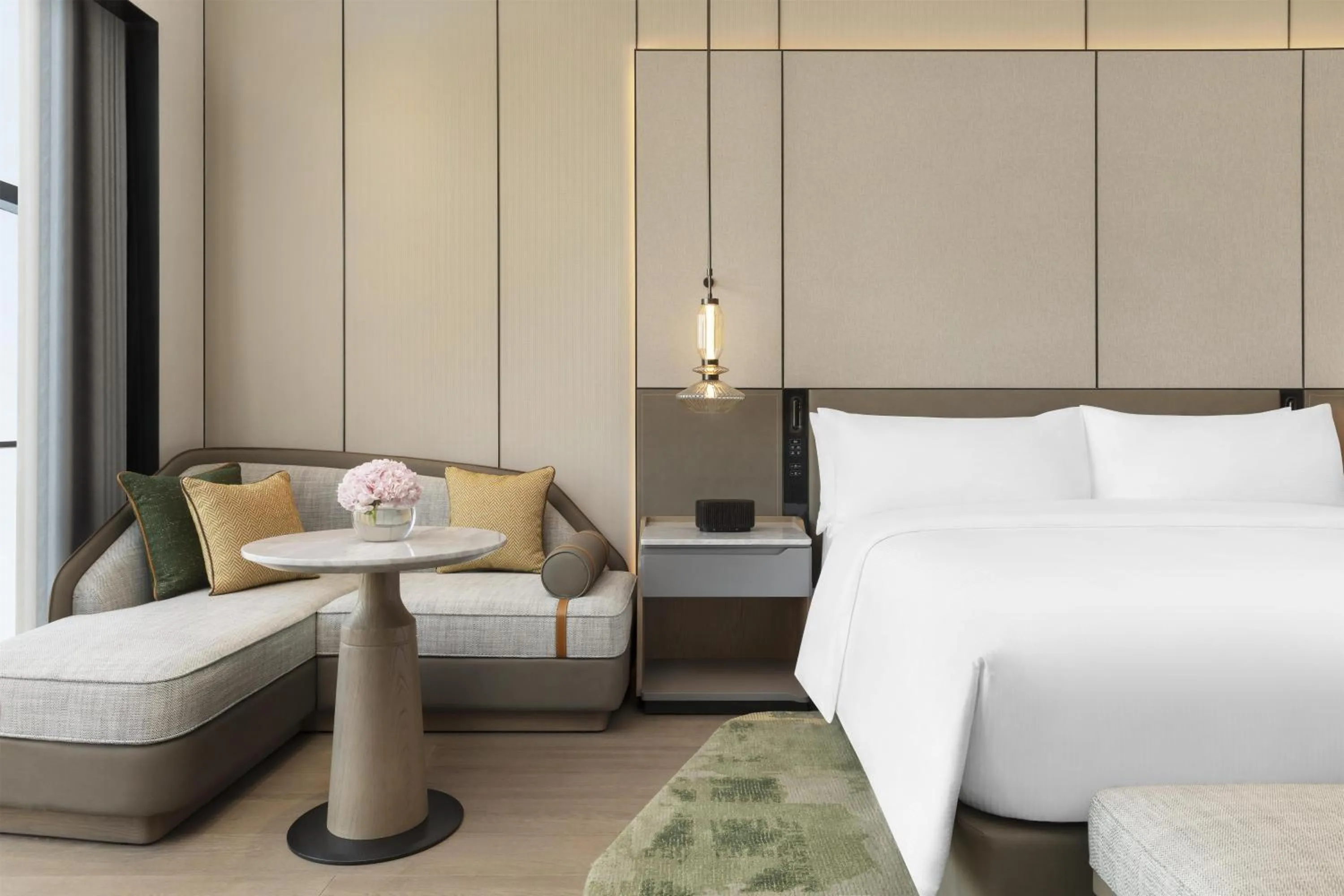 Bed in Doubletree By Hilton Zhengzhou Airport Aerotropolis