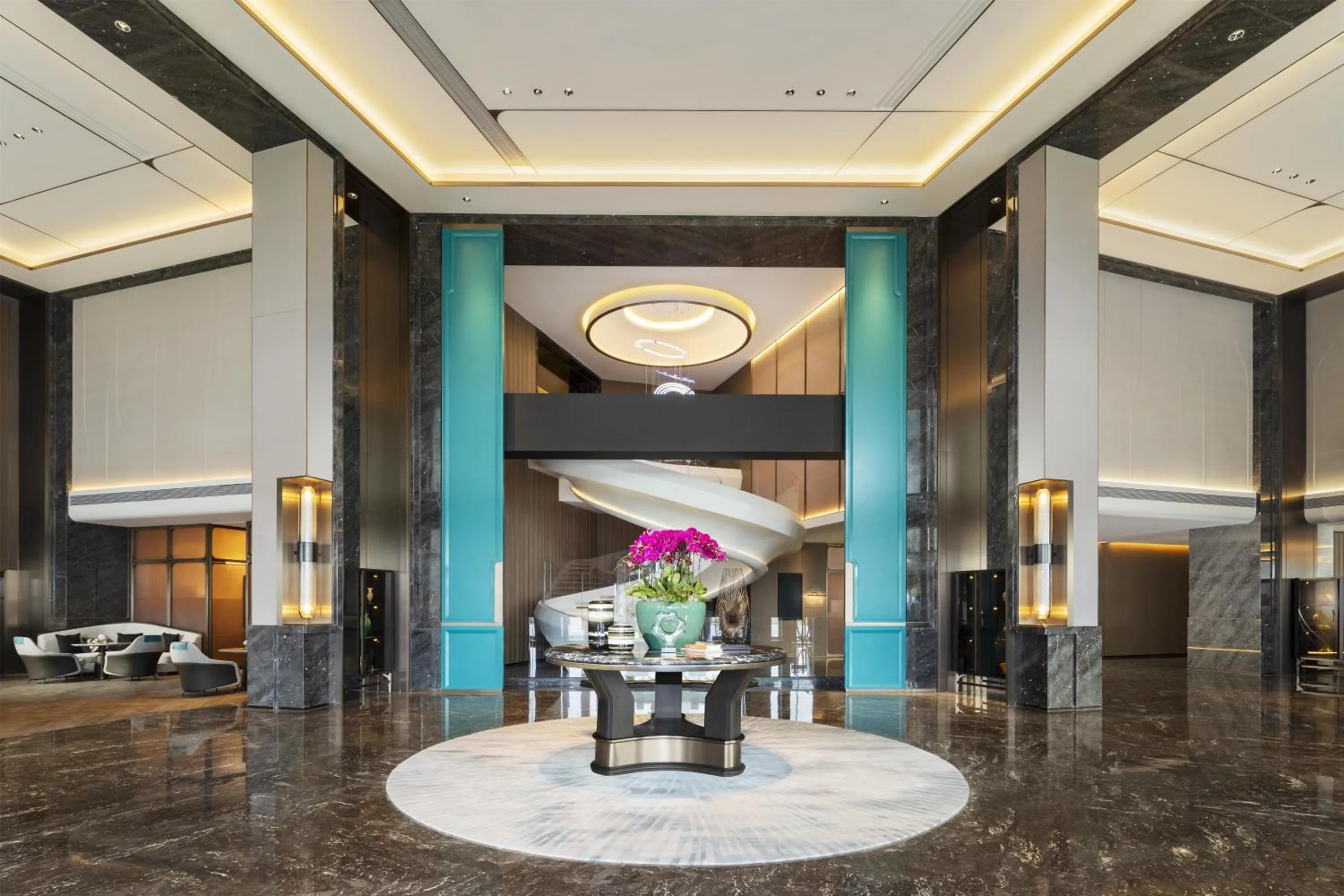 Lobby or reception in Doubletree By Hilton Zhengzhou Airport Aerotropolis