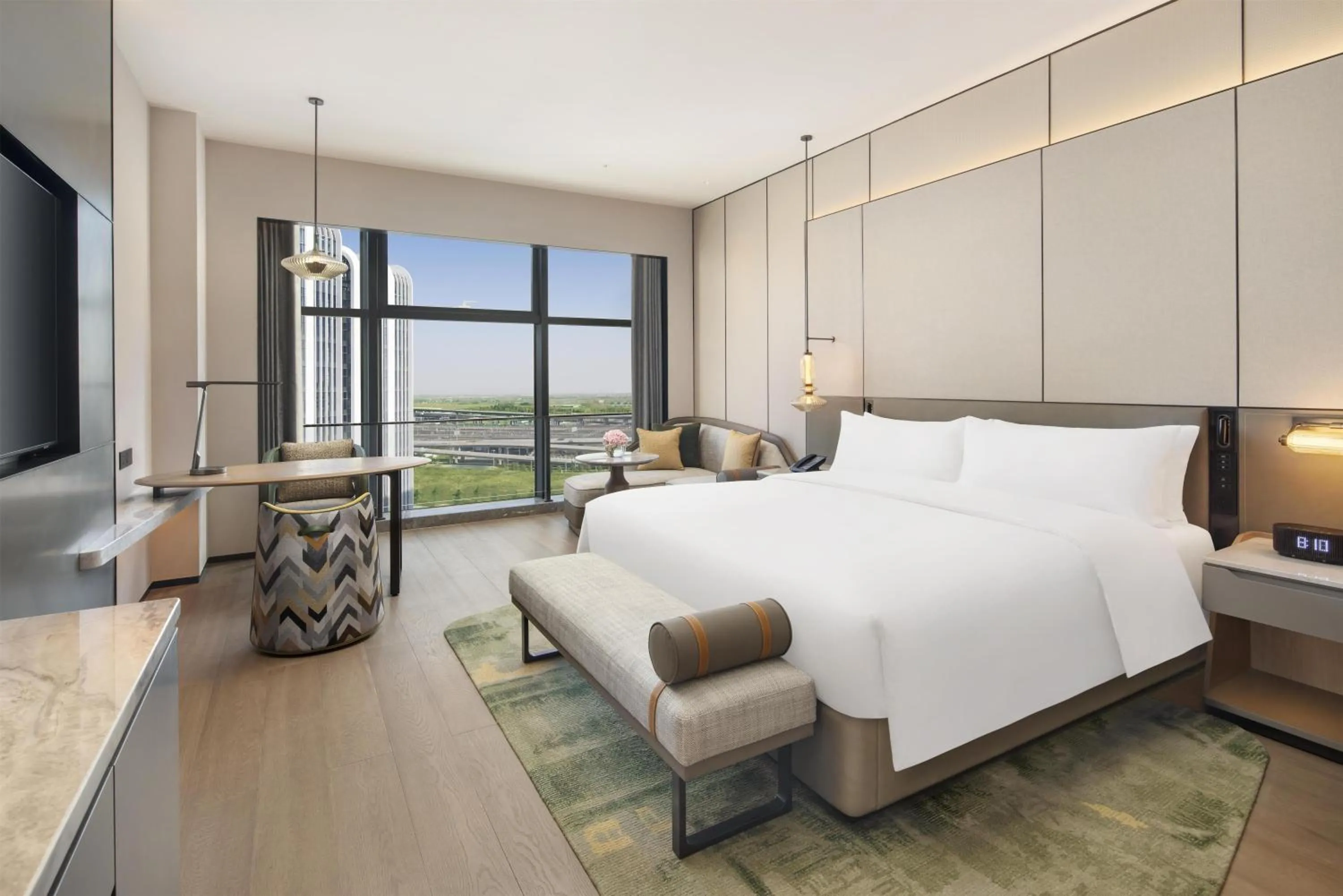 Bed in Doubletree By Hilton Zhengzhou Airport Aerotropolis