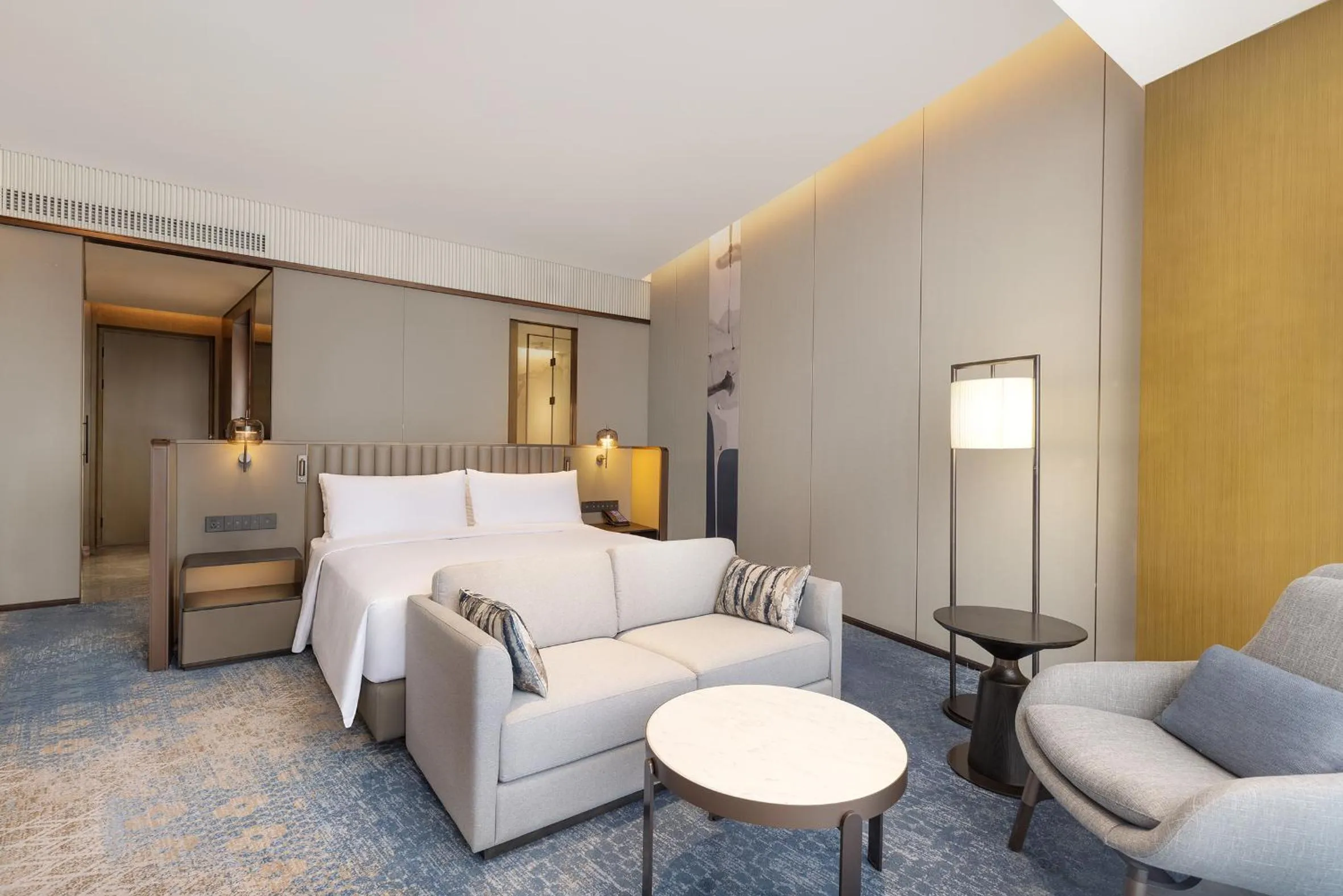 Bed in Hilton Shaoxing Hotel And Residences