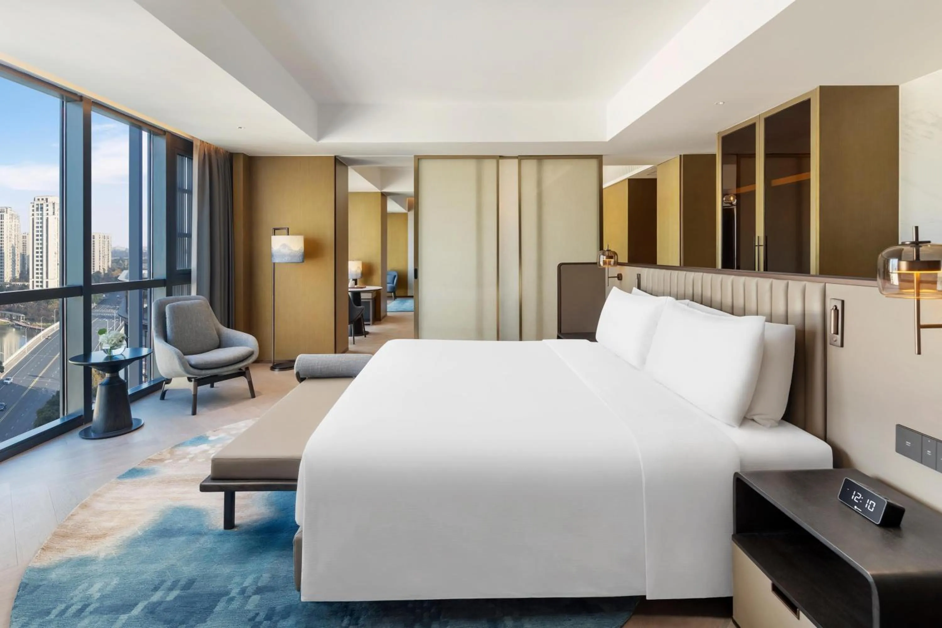 Bed in Hilton Shaoxing Hotel And Residences