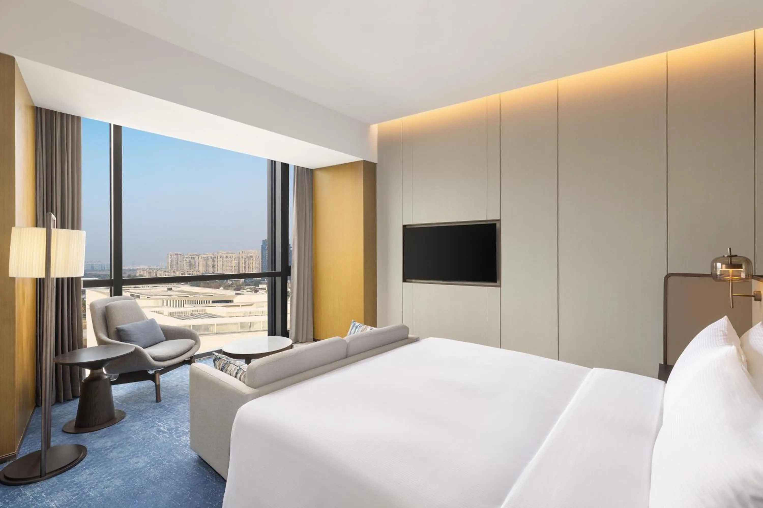 Bed in Hilton Shaoxing Hotel And Residences