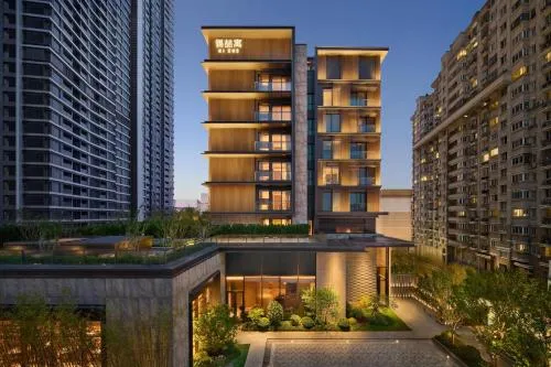 Xi Zhe Wuxi, Curio Collection By Hilton
