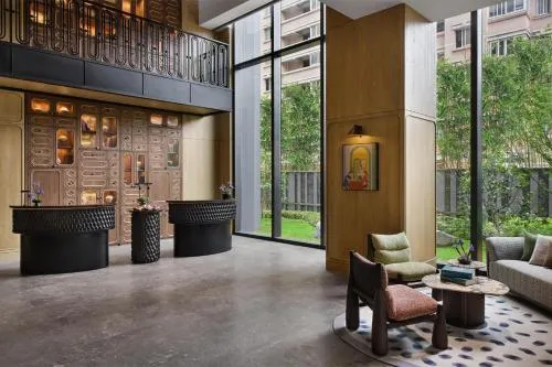 Xi Zhe Wuxi, Curio Collection By Hilton