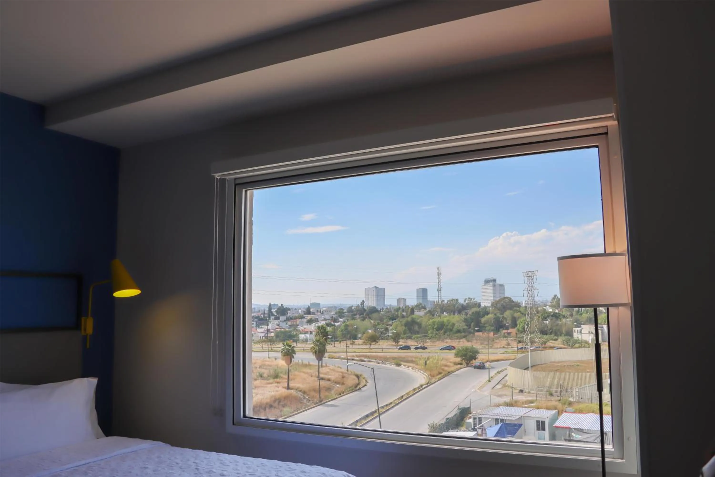 King Room with Walk-In Shower in Tru By Hilton Puebla Angelopolis