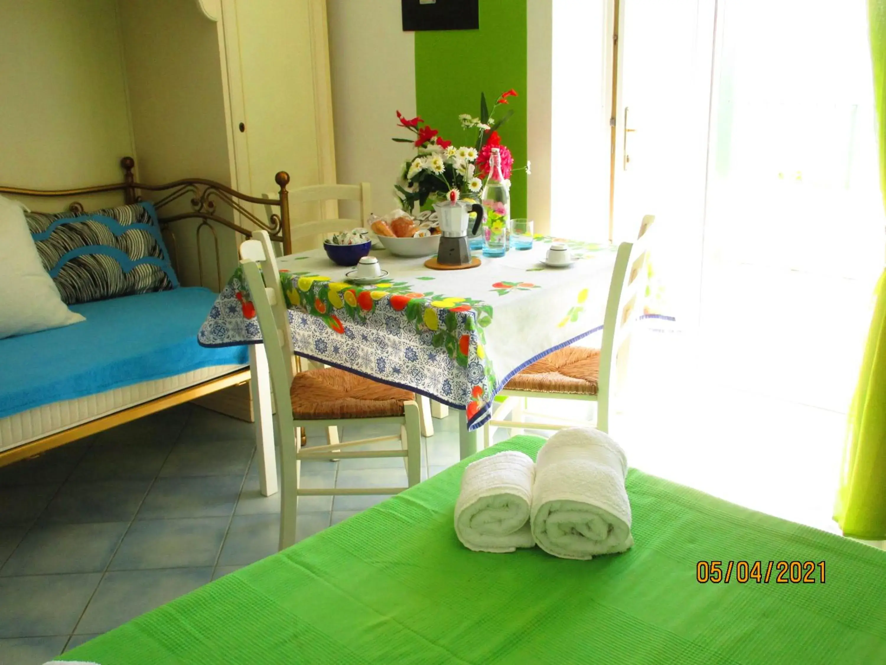 Classic Triple Room in Residenza Gennaro Classic Triple Room in Residenza Gennaro