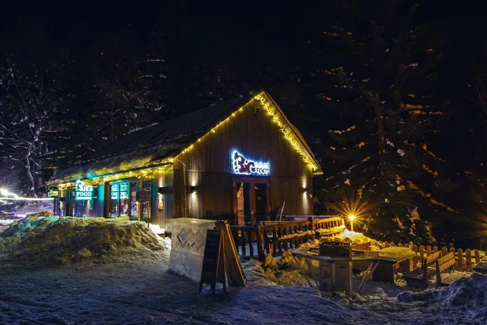 Restaurant/places to eat in Apartmány Chata Švadlenka