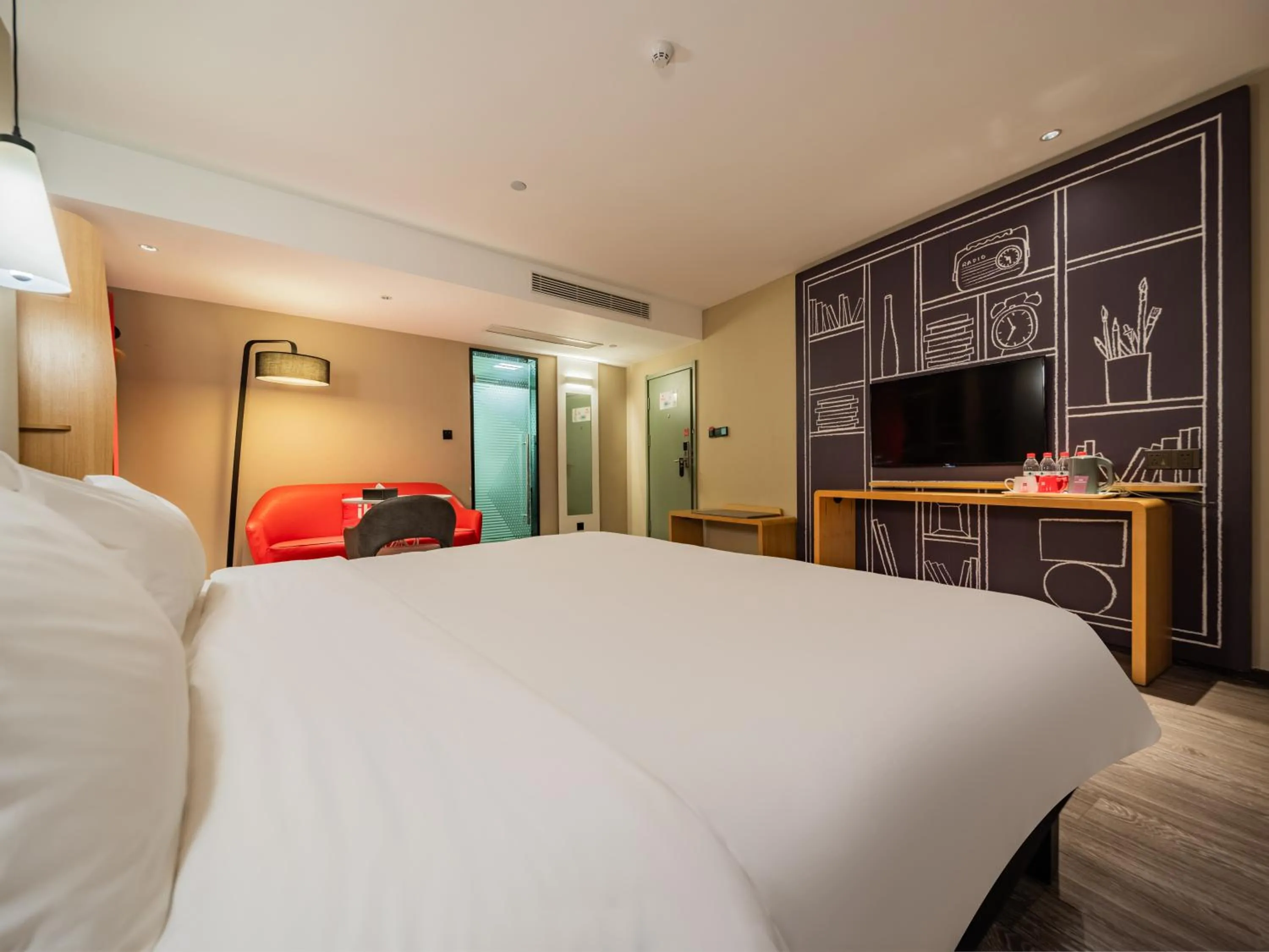 Bed in Ibis Chengdu Taikoo Li Chunxi Road