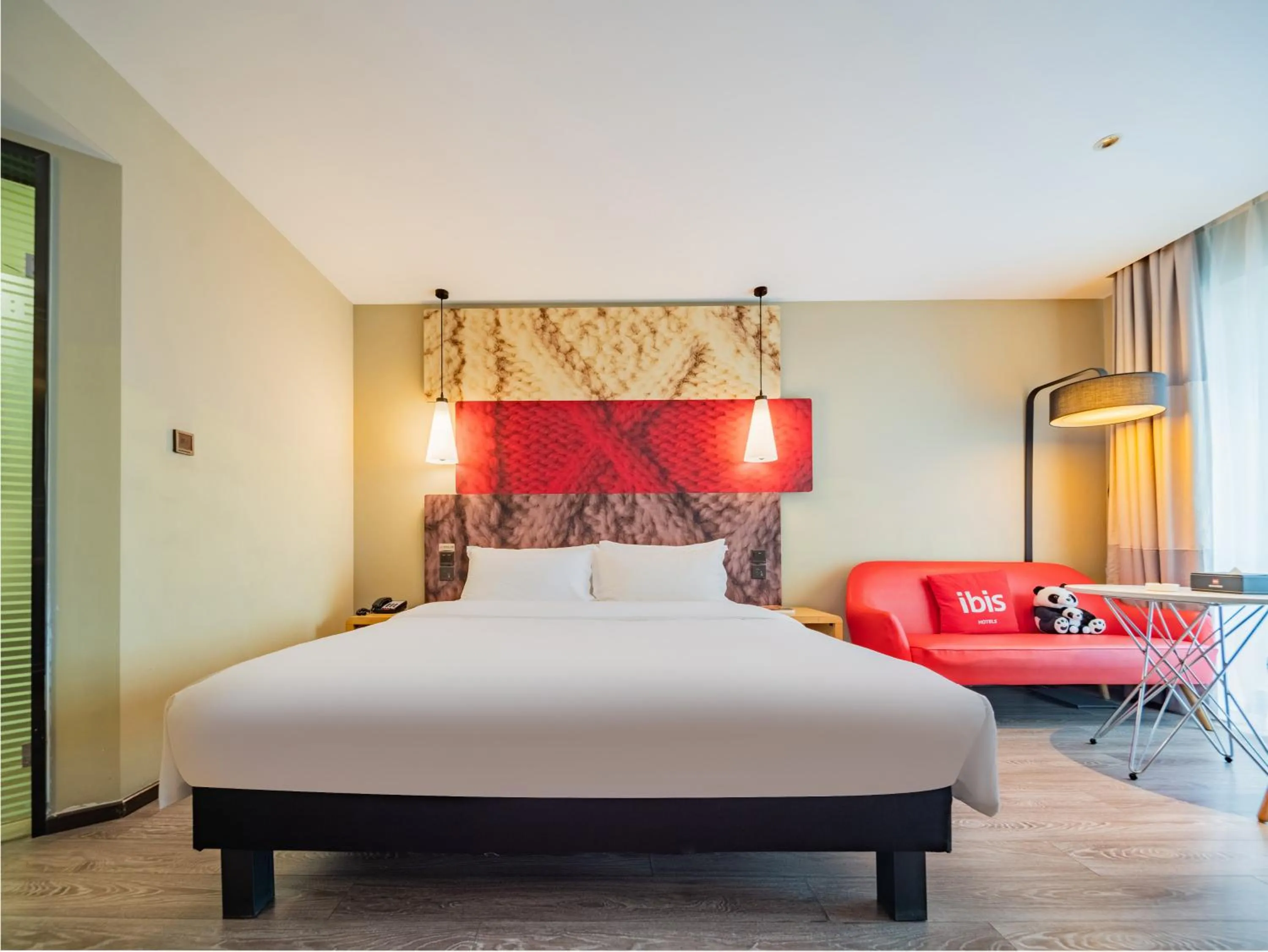 Bed in Ibis Chengdu Taikoo Li Chunxi Road