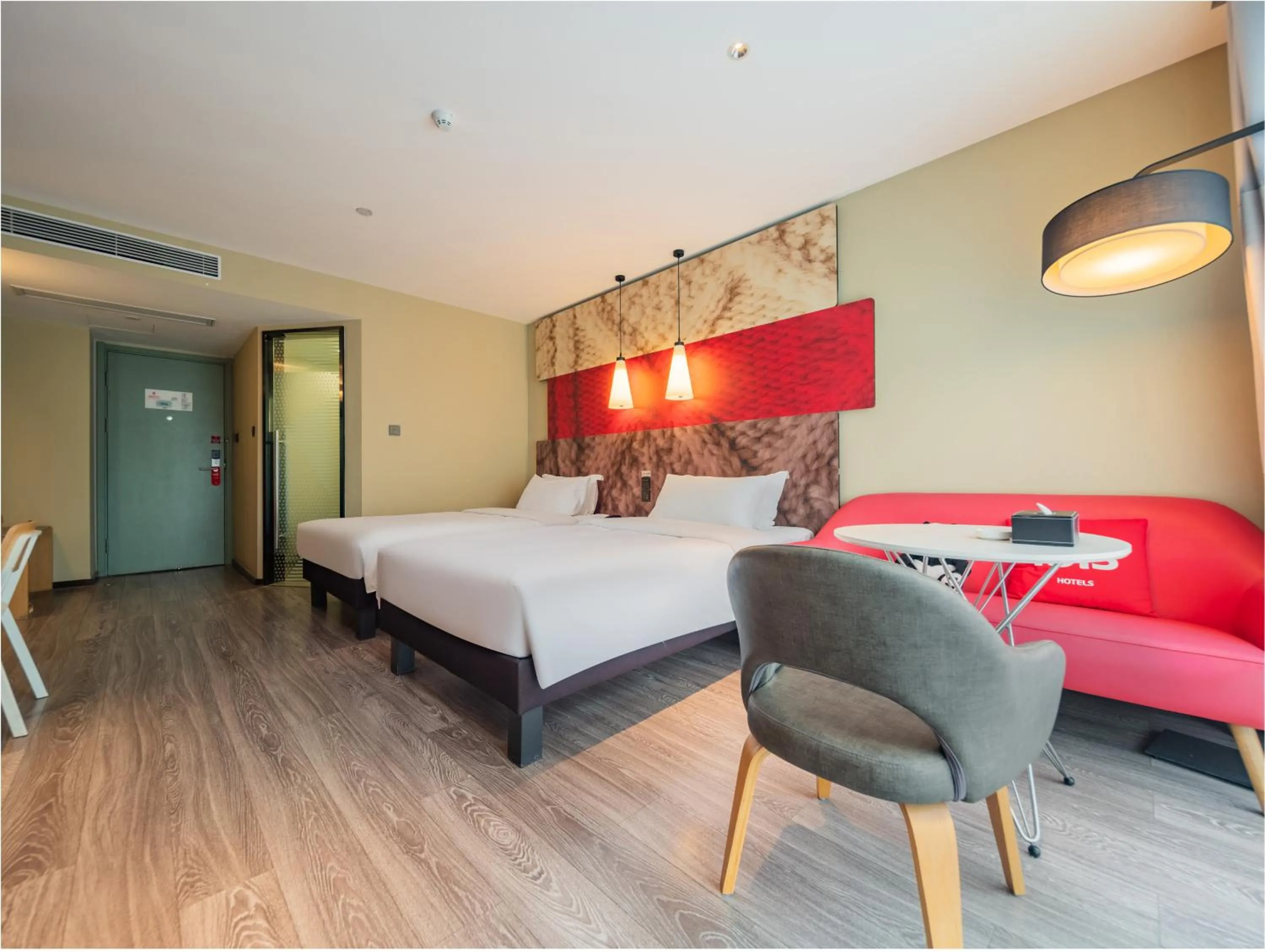 Bed in Ibis Chengdu Taikoo Li Chunxi Road