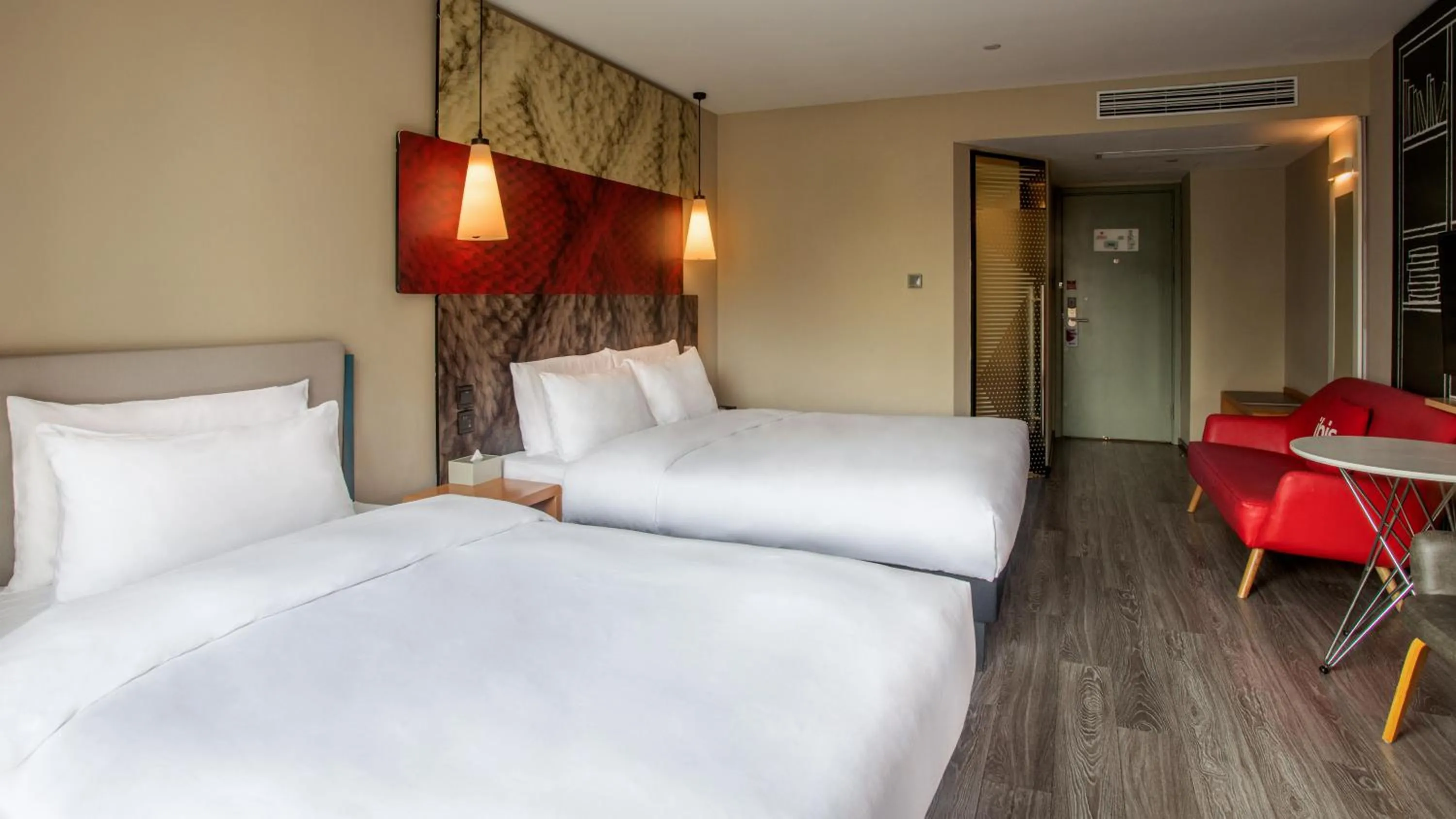 Bed in Ibis Chengdu Taikoo Li Chunxi Road