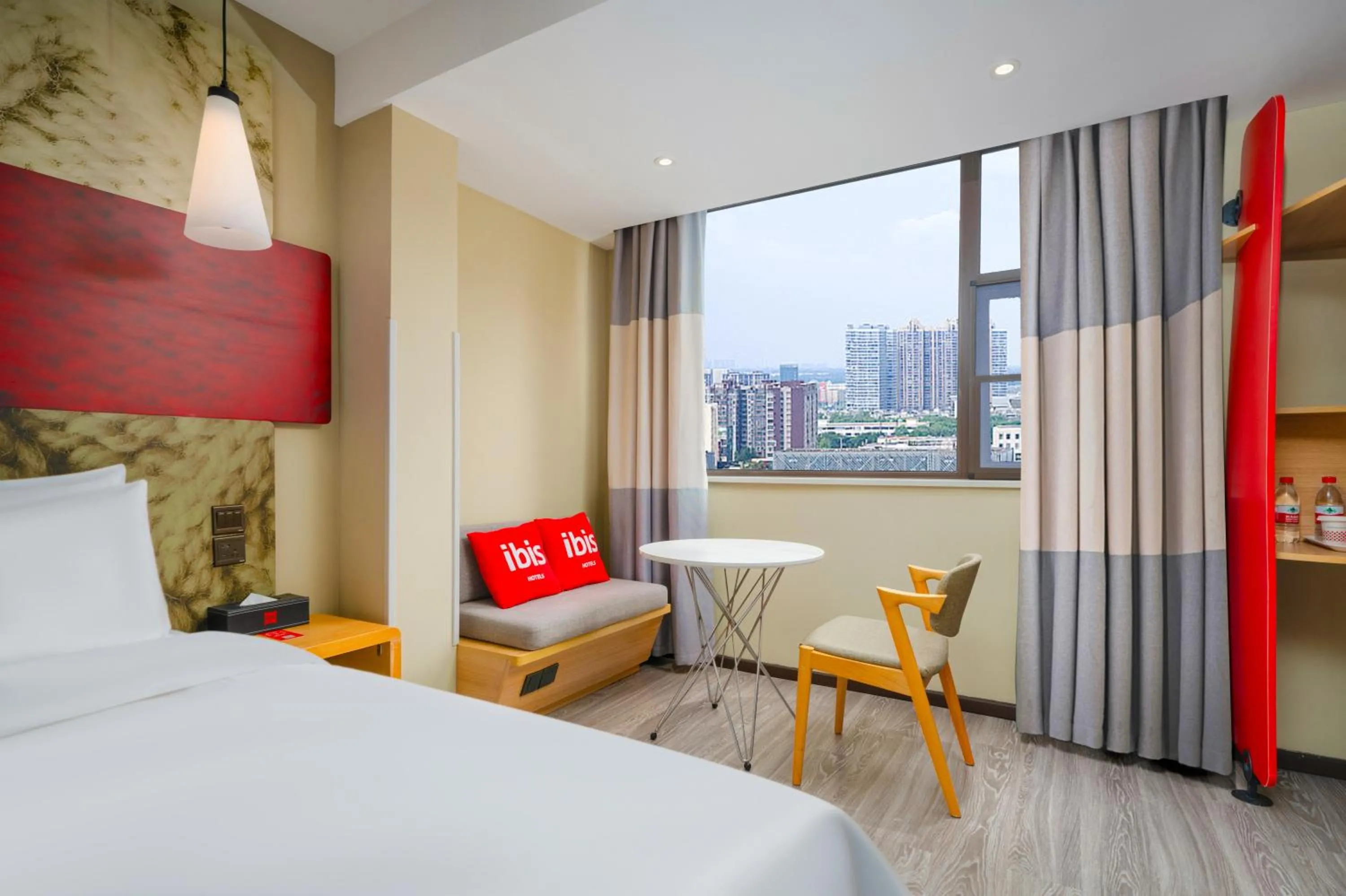 Bed in Ibis Chengdu Kuanzhai Alley West