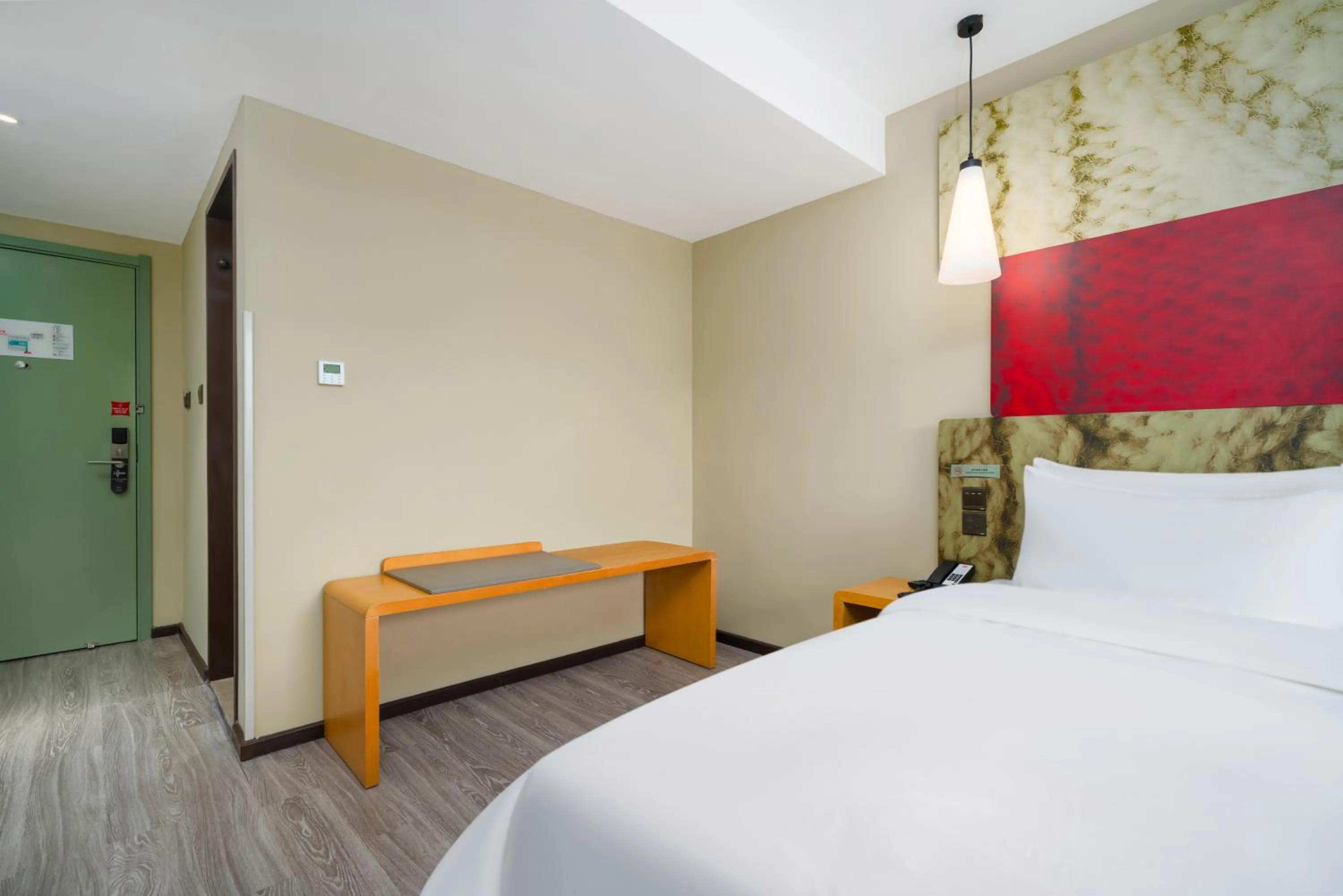 Bed in Ibis Chengdu Kuanzhai Alley West